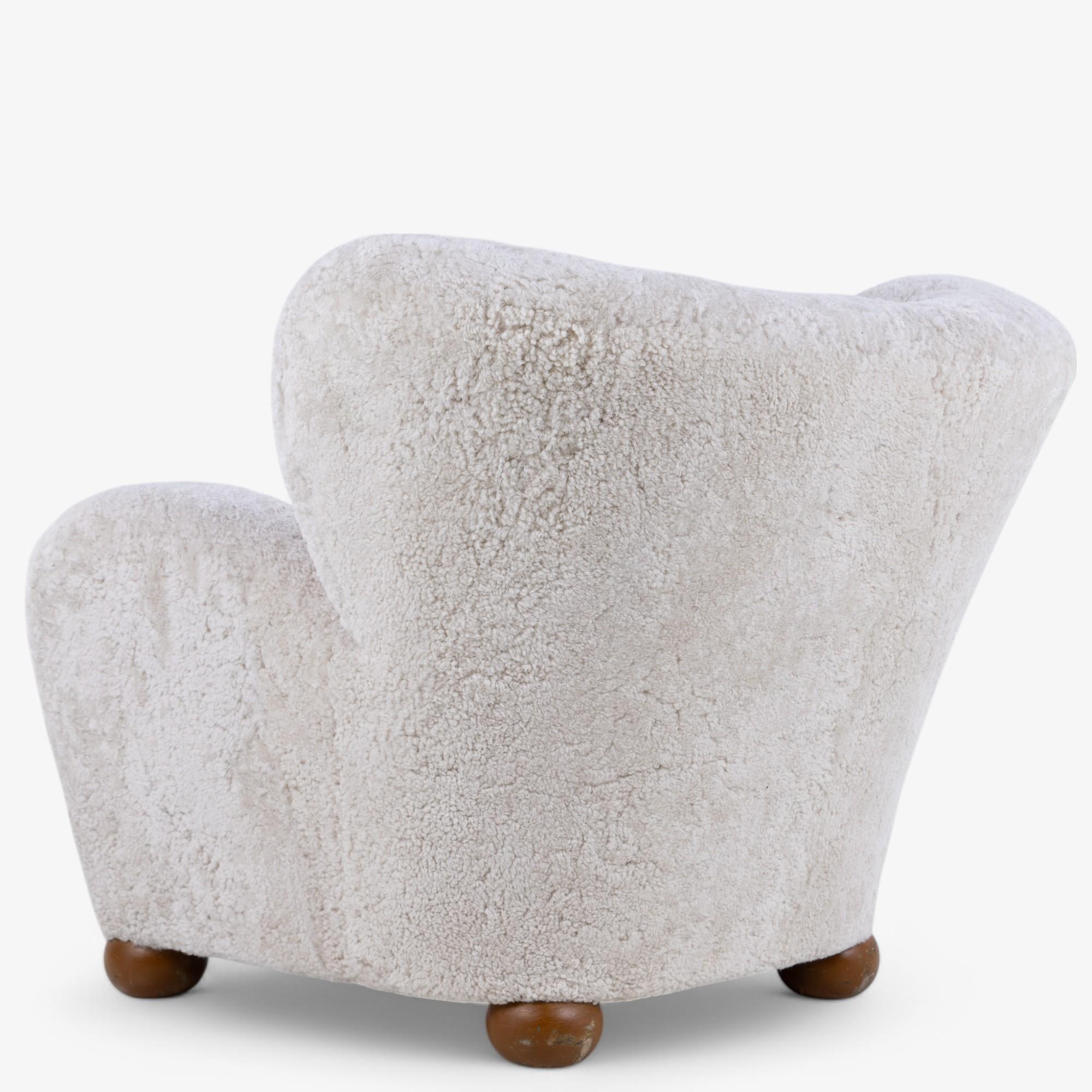 Aulanko - Loungesessel aus Lammfell von Märta Blomstedt (Moderne der Mitte des Jahrhunderts) im Angebot