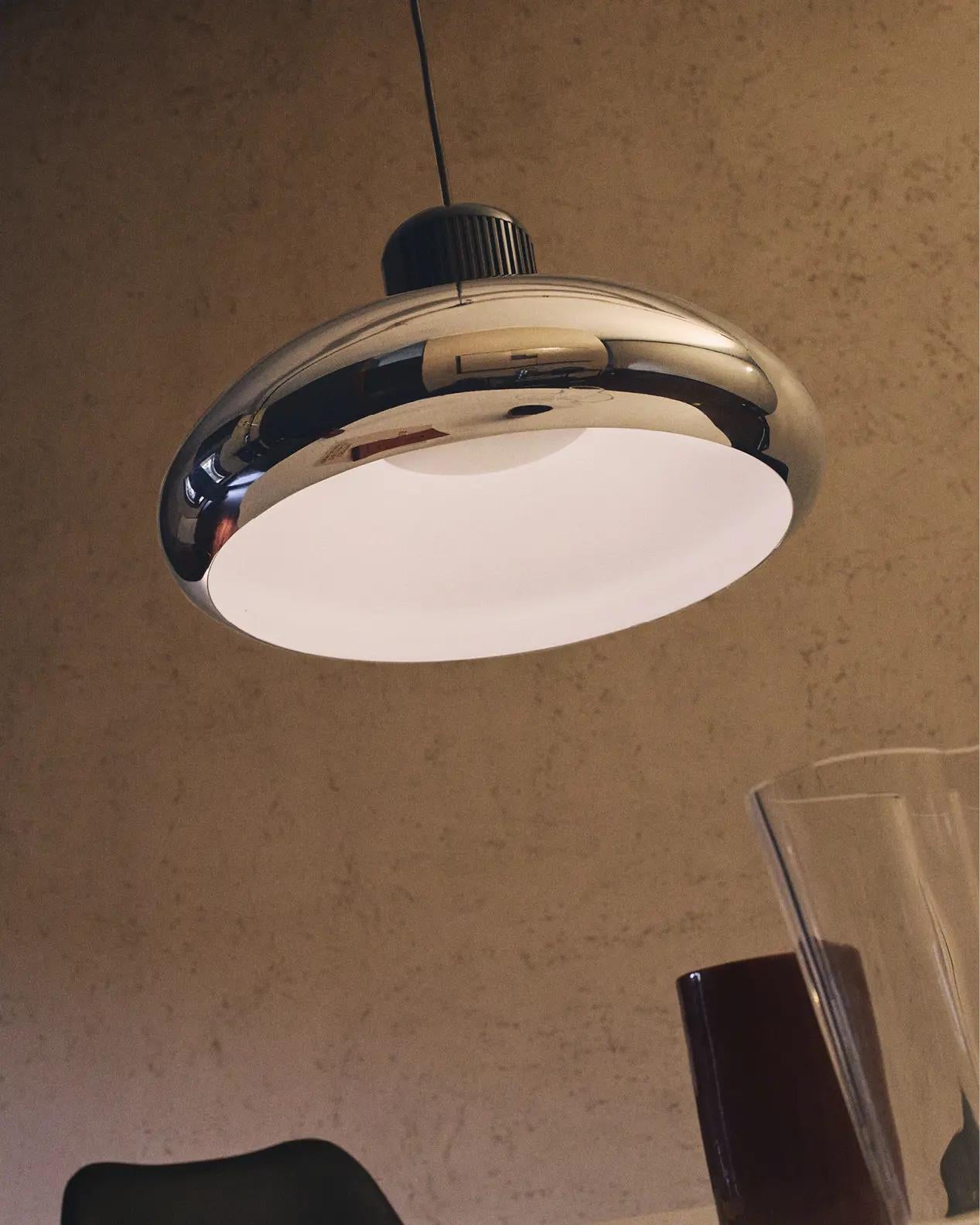 Painted Aulenti and Castiglioni 'Trepiu' White and Black Pendant Light for Stilnovo For Sale