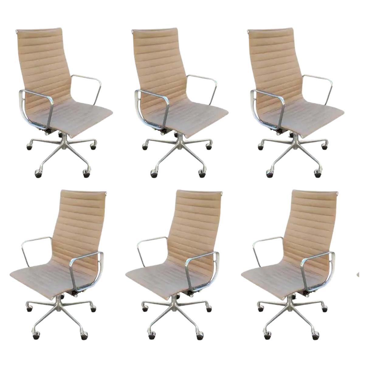 Ensemble de 6 chaises de bureau à haut dossier en aluminium Eames pour Herman Miller