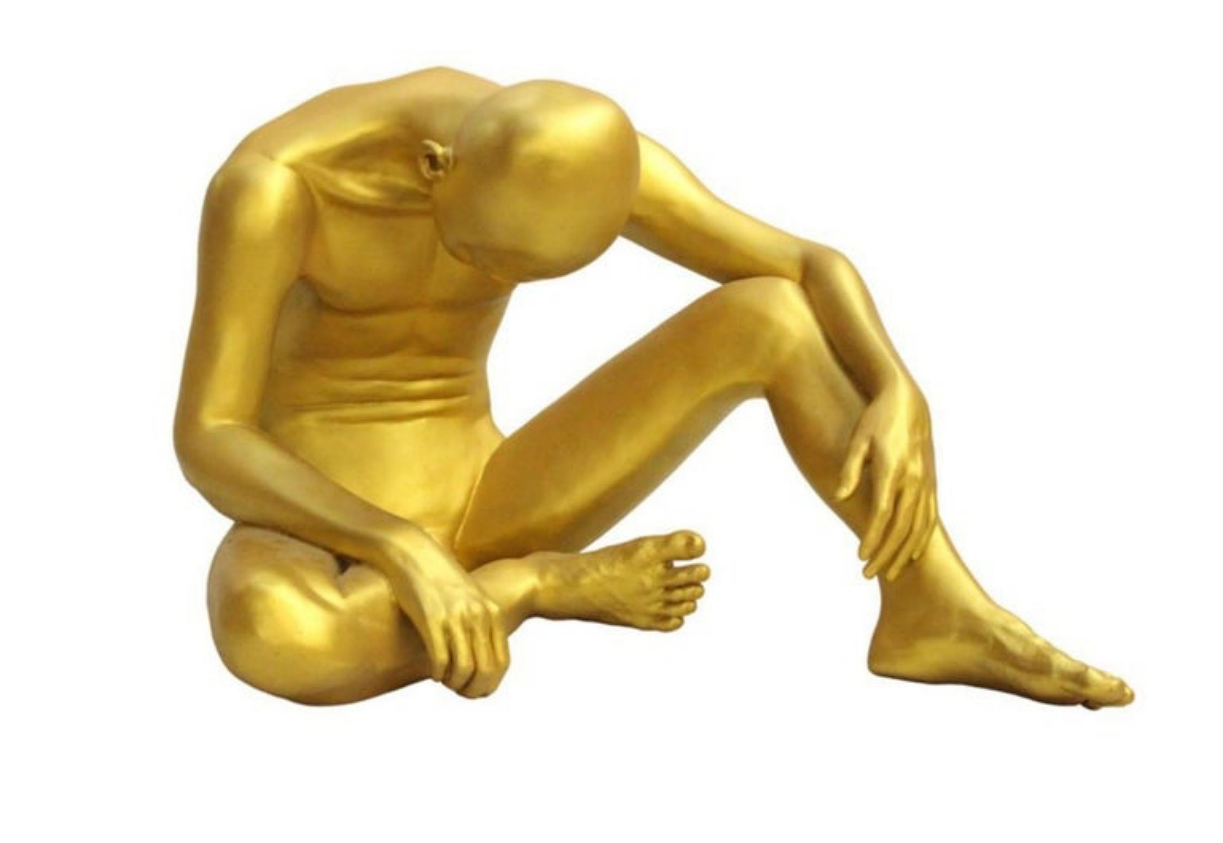 Aung KO (1980) escultura de resina dorada 