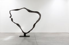 Scultura organica curvilinea in Wood Wood Wood con base in Steele di Studio AU