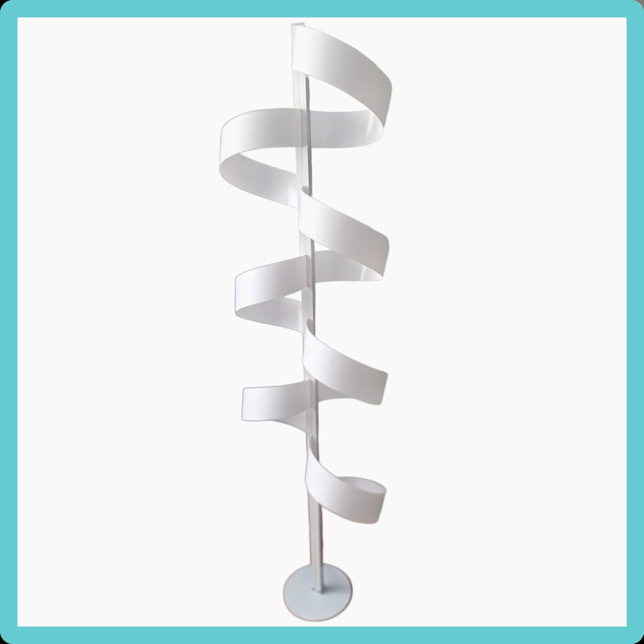 Lampadaire Aura n°1  de 30 Fait à la main Edition limitée LED Spiral Light en aluminium en vente 2