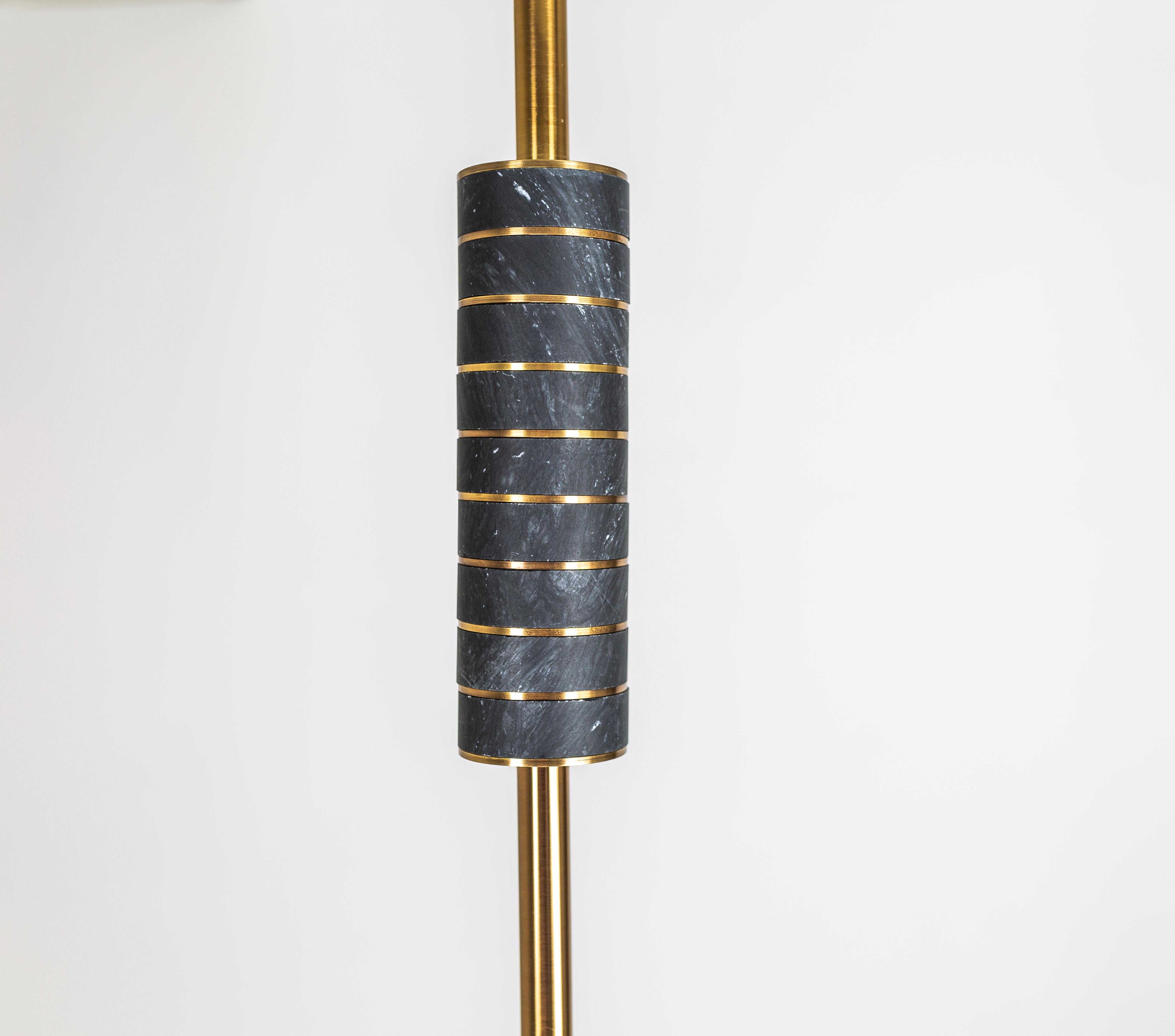 Laiton Aura, lampe à suspension en verre soufflé à la main, marbre et laiton, Kalin Asenov en vente