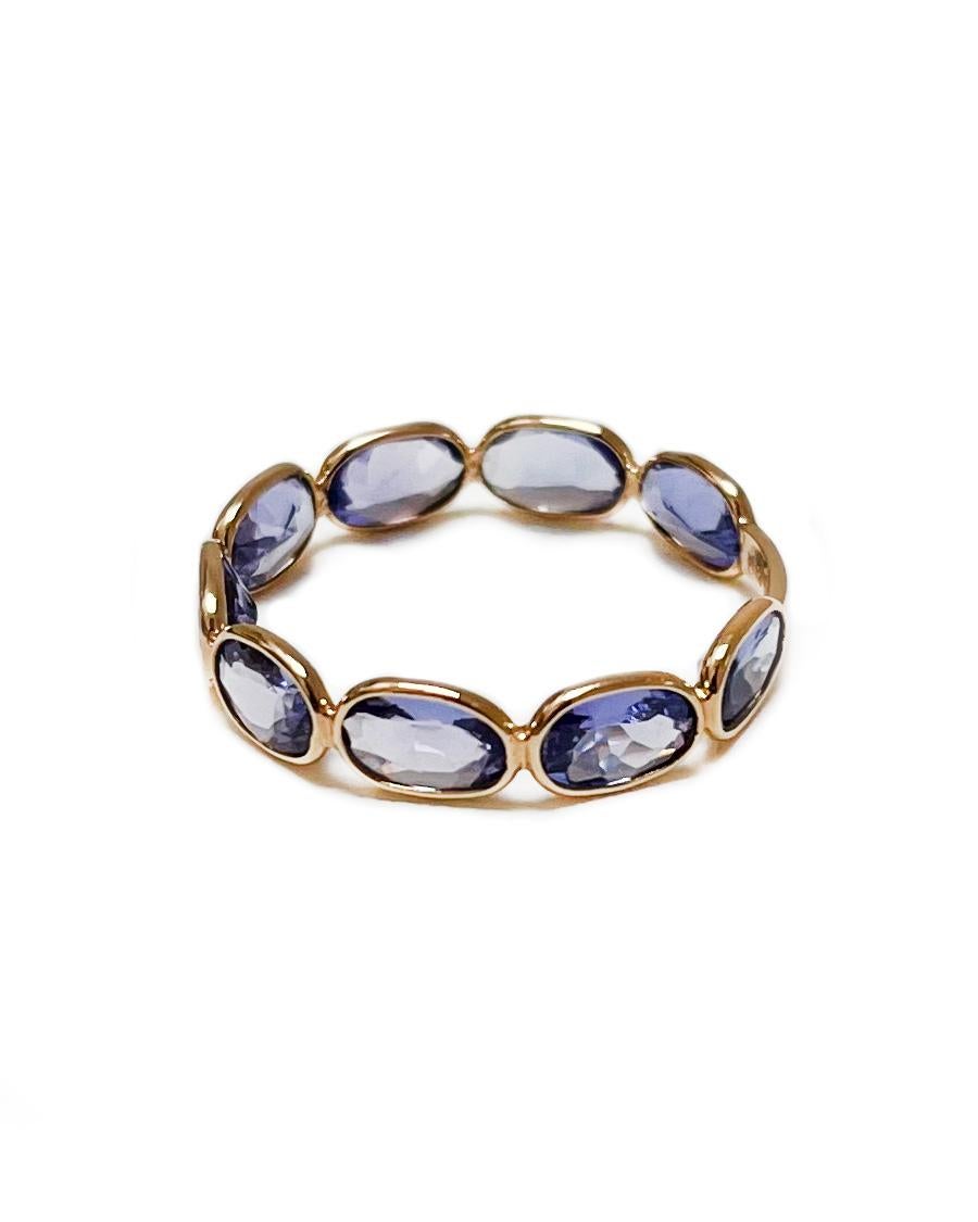 Oval Cut Aura Ring in Oval-cut Tanzanite and 18k Yellow Gold For Sale