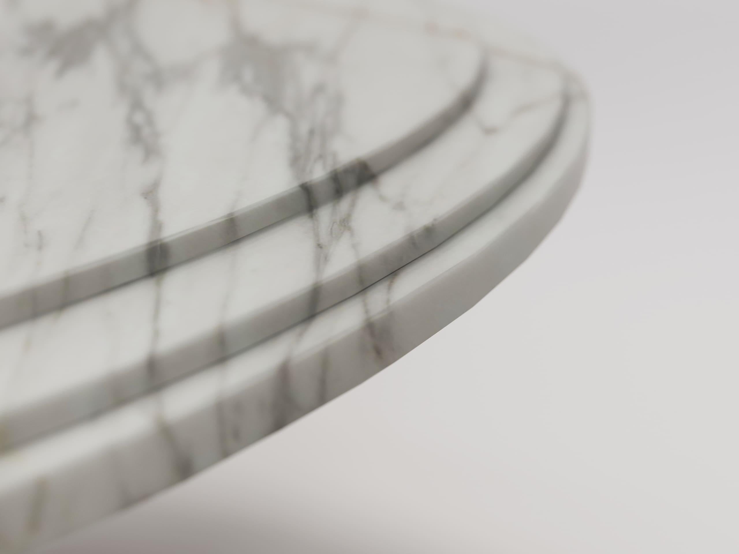 XXIe siècle et contemporain Aura -  Table ronde classique en marbre Calacatta en vente
