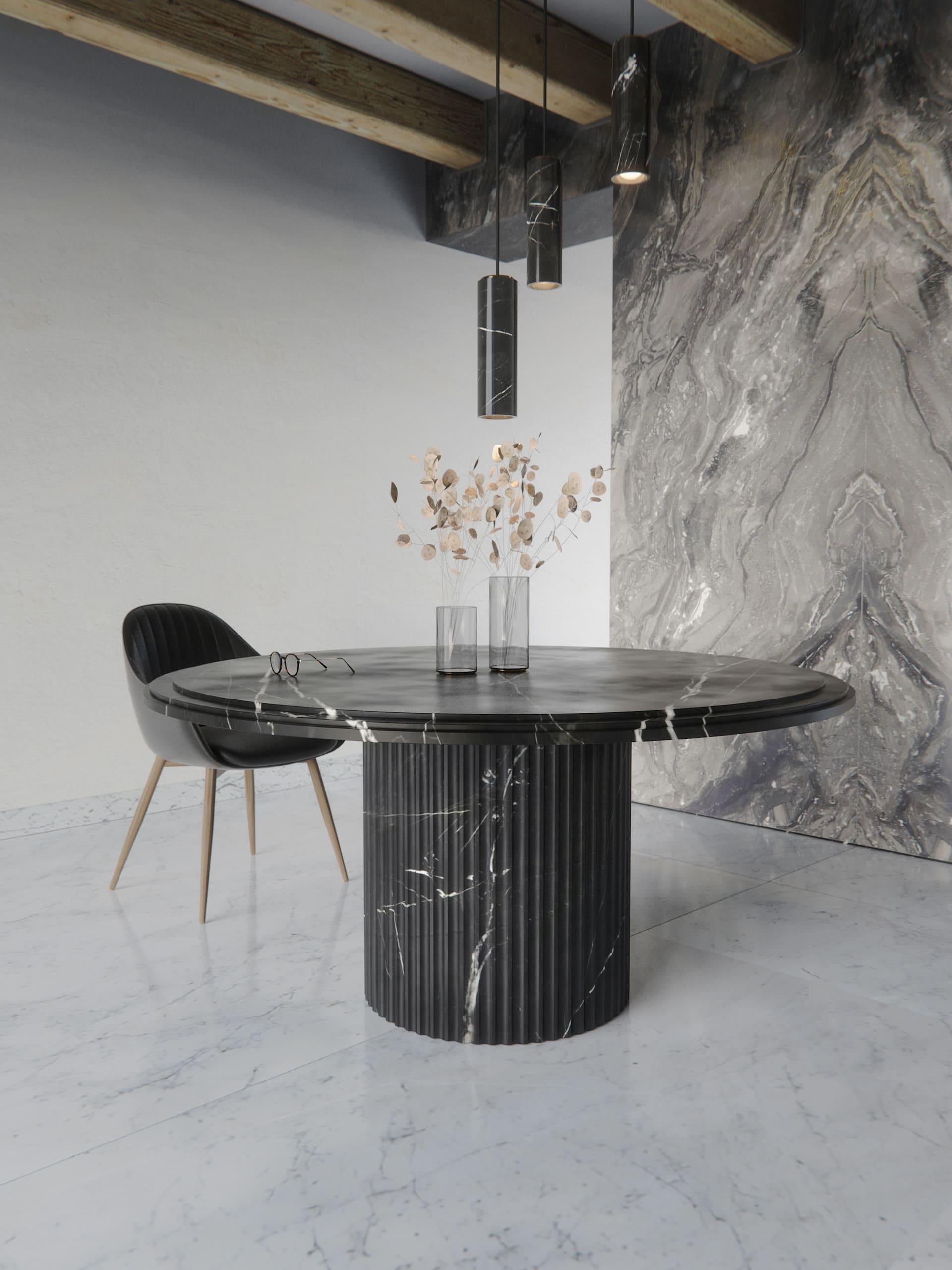 Marmo Aura -  Tavolo da pranzo classico rotondo in marmo nero Marquina in vendita