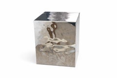 Aura Skulpturaler Metall-Sockel von Veliento