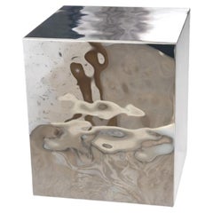 Aura Skulpturaler Metall-Sockel von Veliento