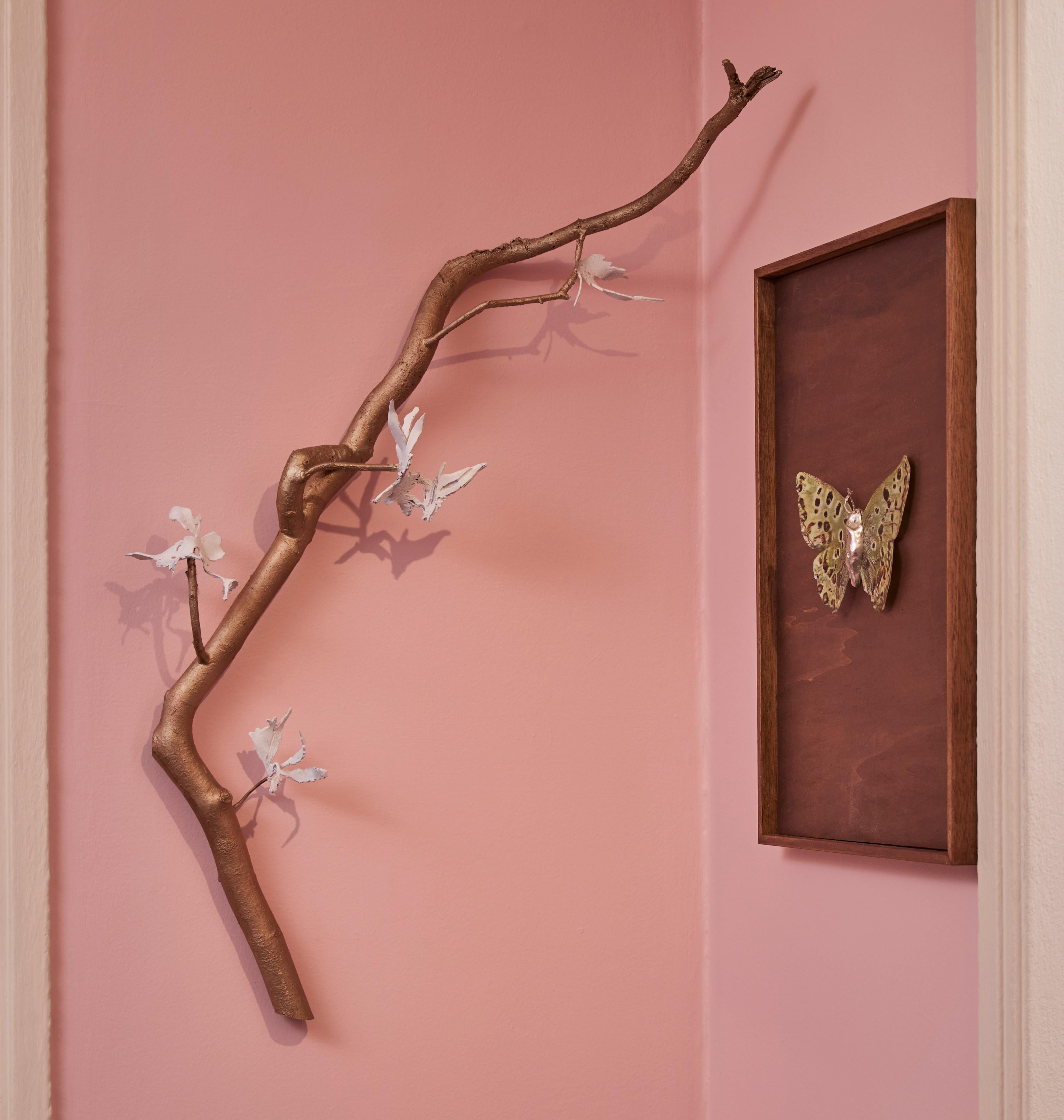 philomena seraphina (d'après la Metamorphosis de Voltaire) - Marron Figurative Sculpture par aurèce vettier