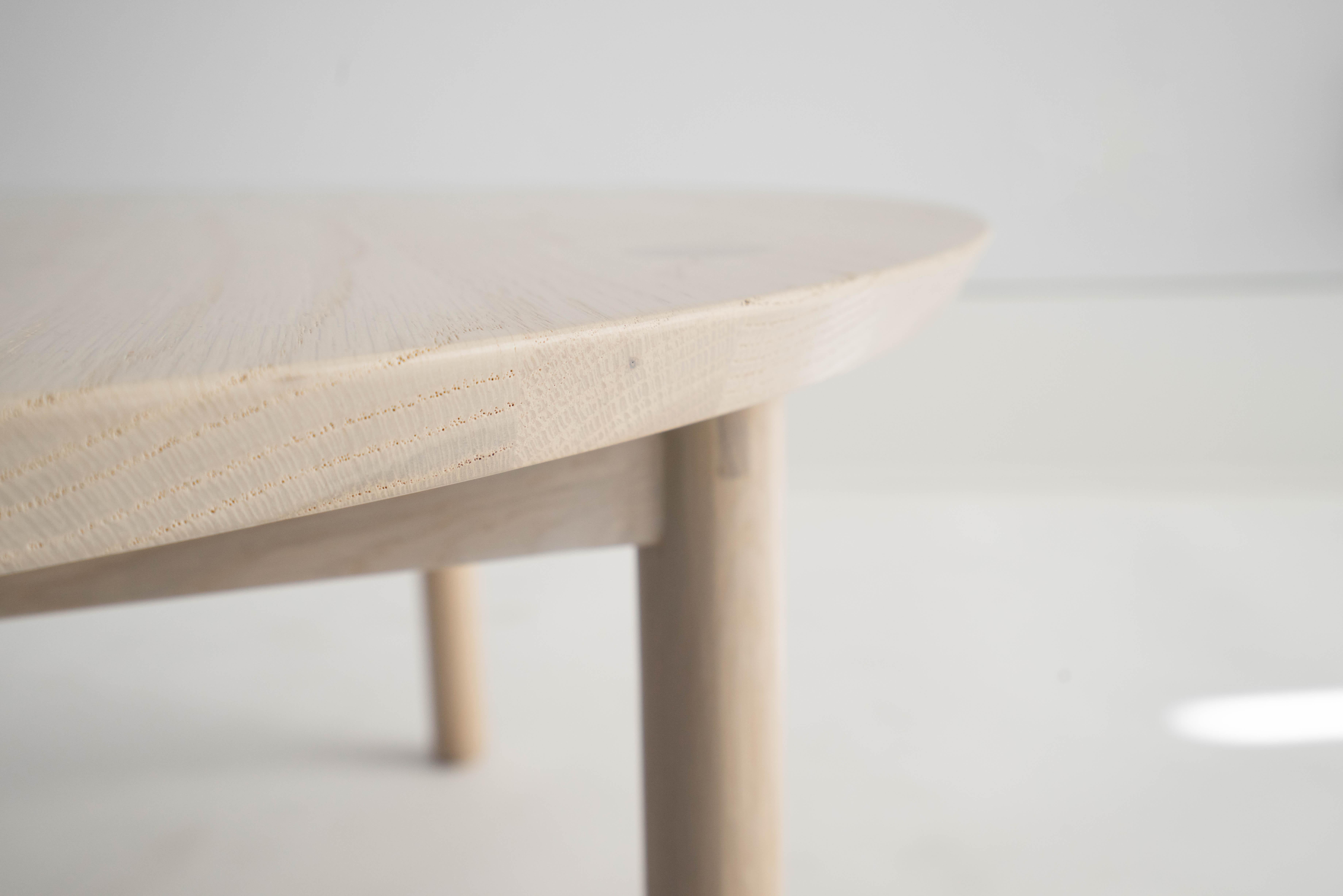 Aurea Couchtisch von Sun at Six, Nude, Minimalistischer / Midcentury-Tisch aus Holz (Chinesisch)
