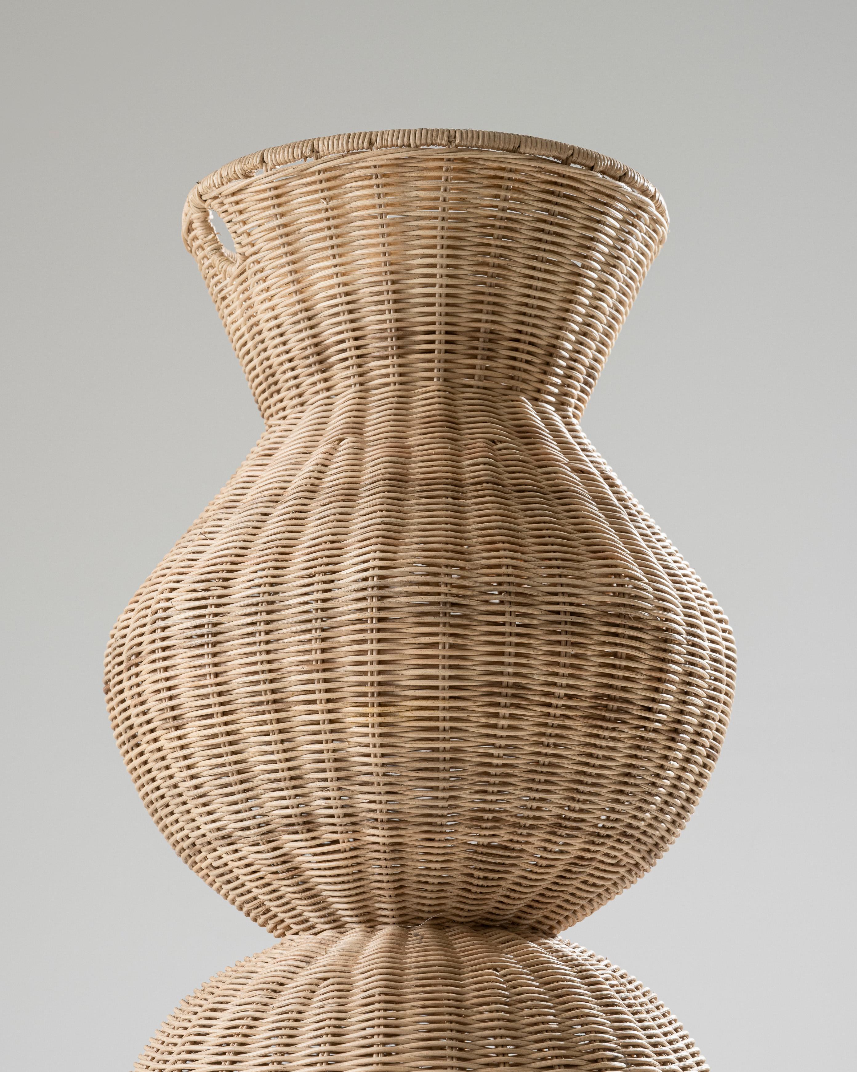„Aurea“-Säule aus natürlichem Rattan. im Zustand „Neu“ im Angebot in PARIS, FR