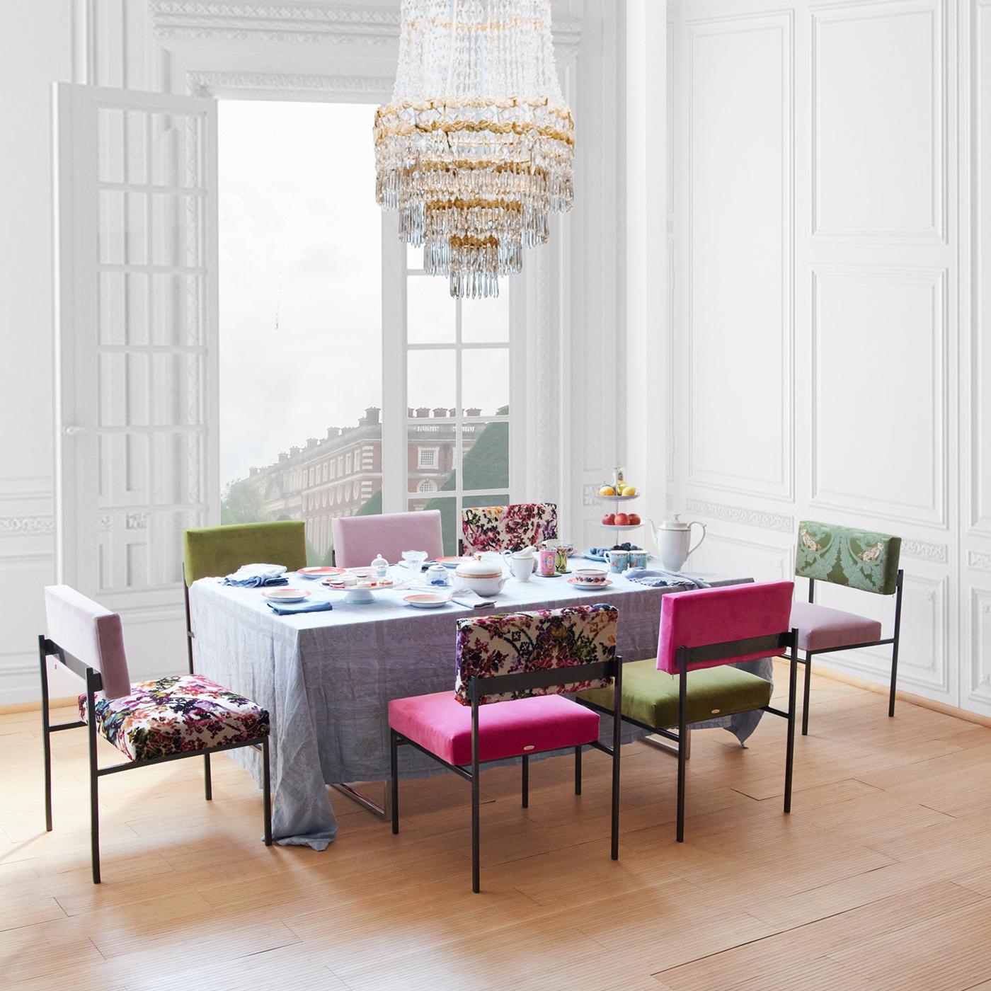 Chaise de salle à manger à fleurs rose Aurea Neuf - En vente à Milan, IT