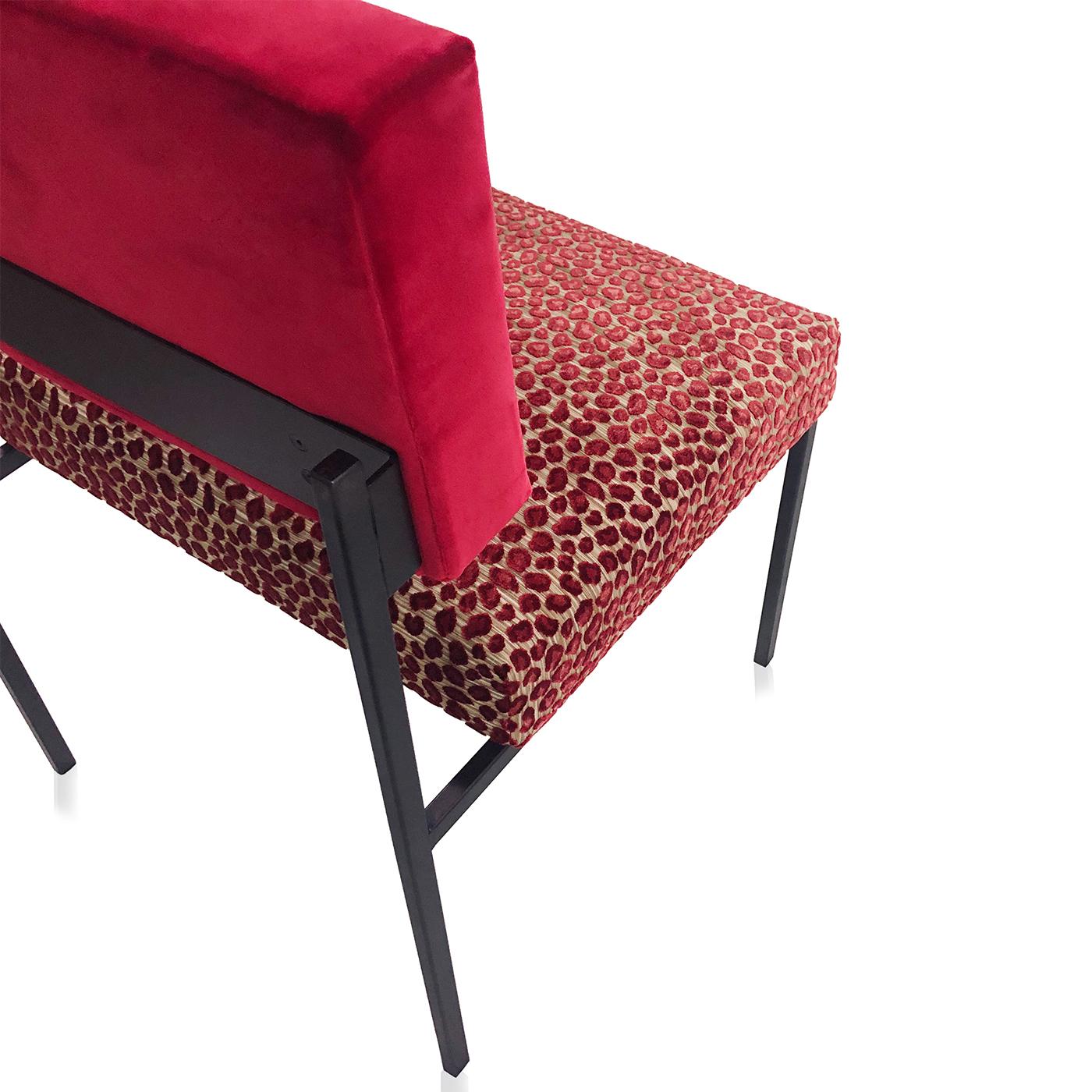 chaise velour rouge