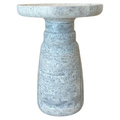 Mesa Auxiliar AUREA, Mesa Auxiliar Redonda de Piedra Travertino Plateada para Decoración de Salón