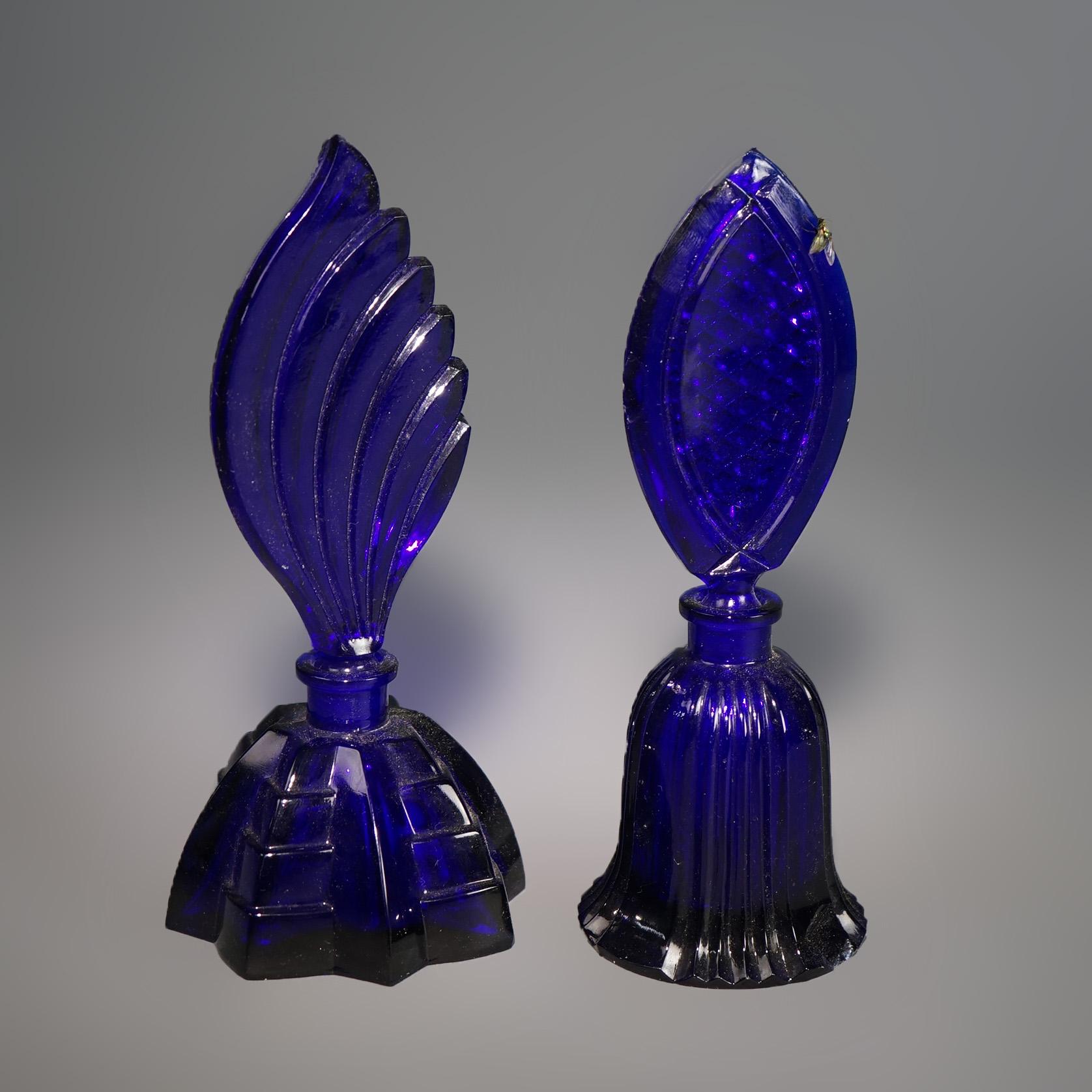 Aurel Art Déco Bouteilles de parfum en verre bleu cobalt avec bouchons C1930 Bon état - En vente à Big Flats, NY