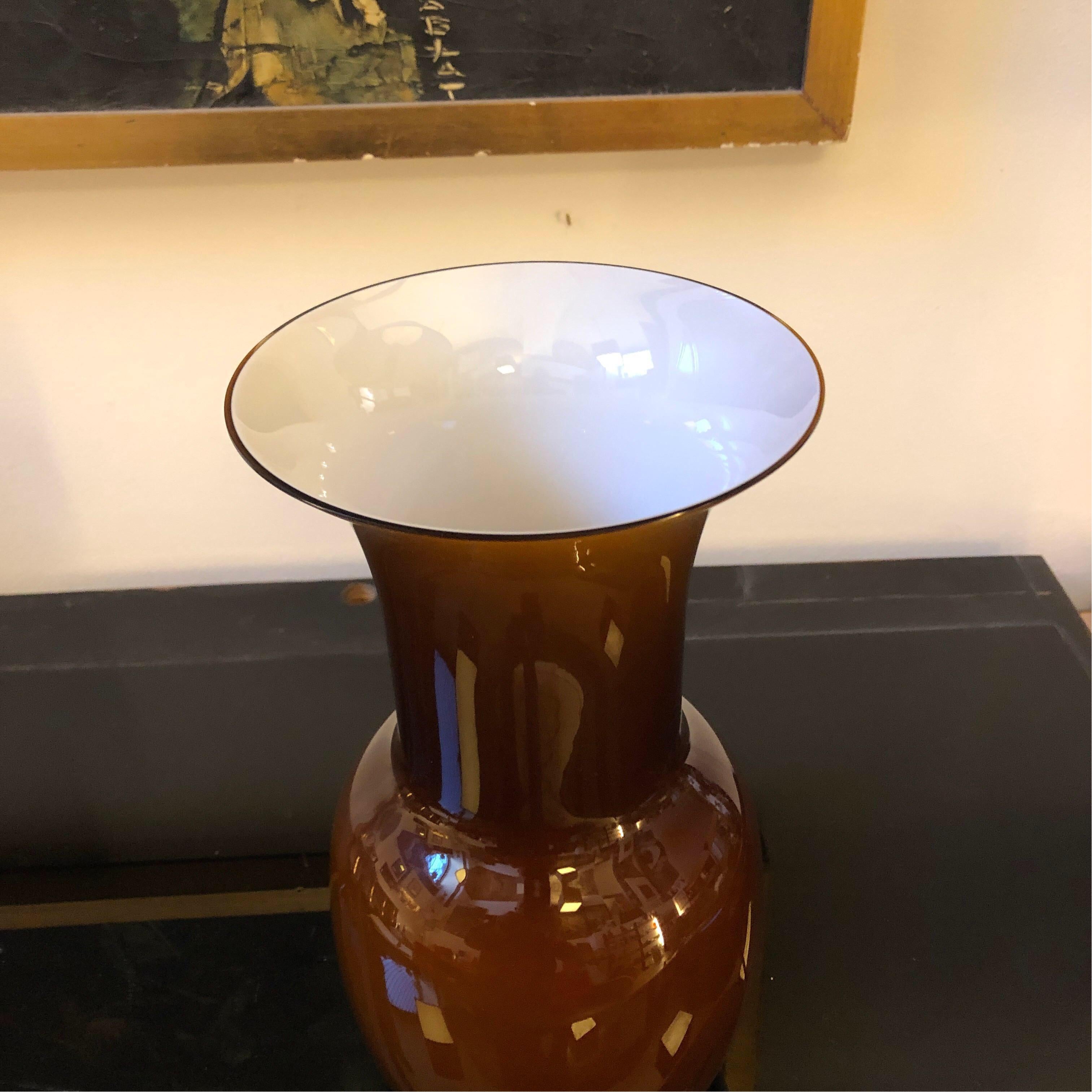 A brown and white opaline Murano glass vase by Aureliano Toso in the manner of Venini. It's made in 2000 and never used.