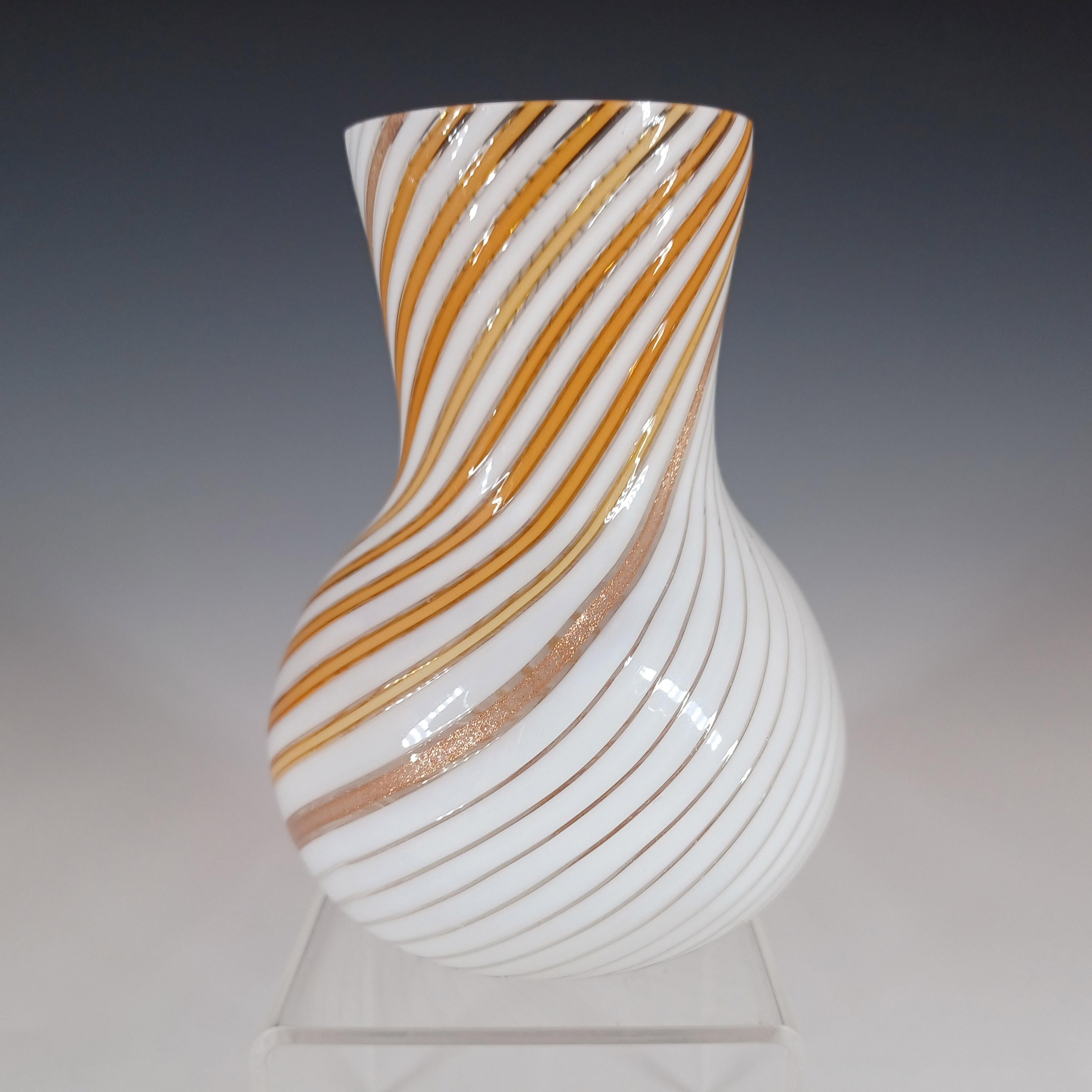 Aureliano Toso / Dino Martens Mezza Filigrana Orangefarbene Glasvase im Angebot 3