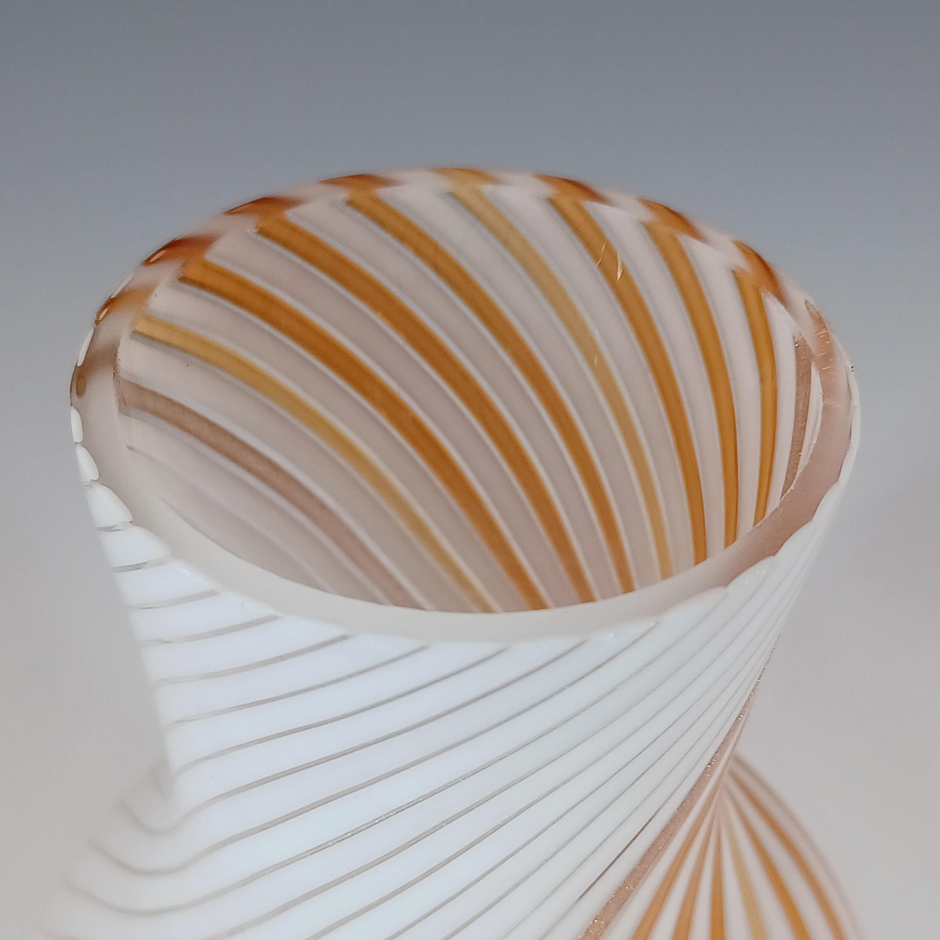 Aureliano Toso / Dino Martens Mezza Filigrana Orangefarbene Glasvase (Mitte des 20. Jahrhunderts) im Angebot