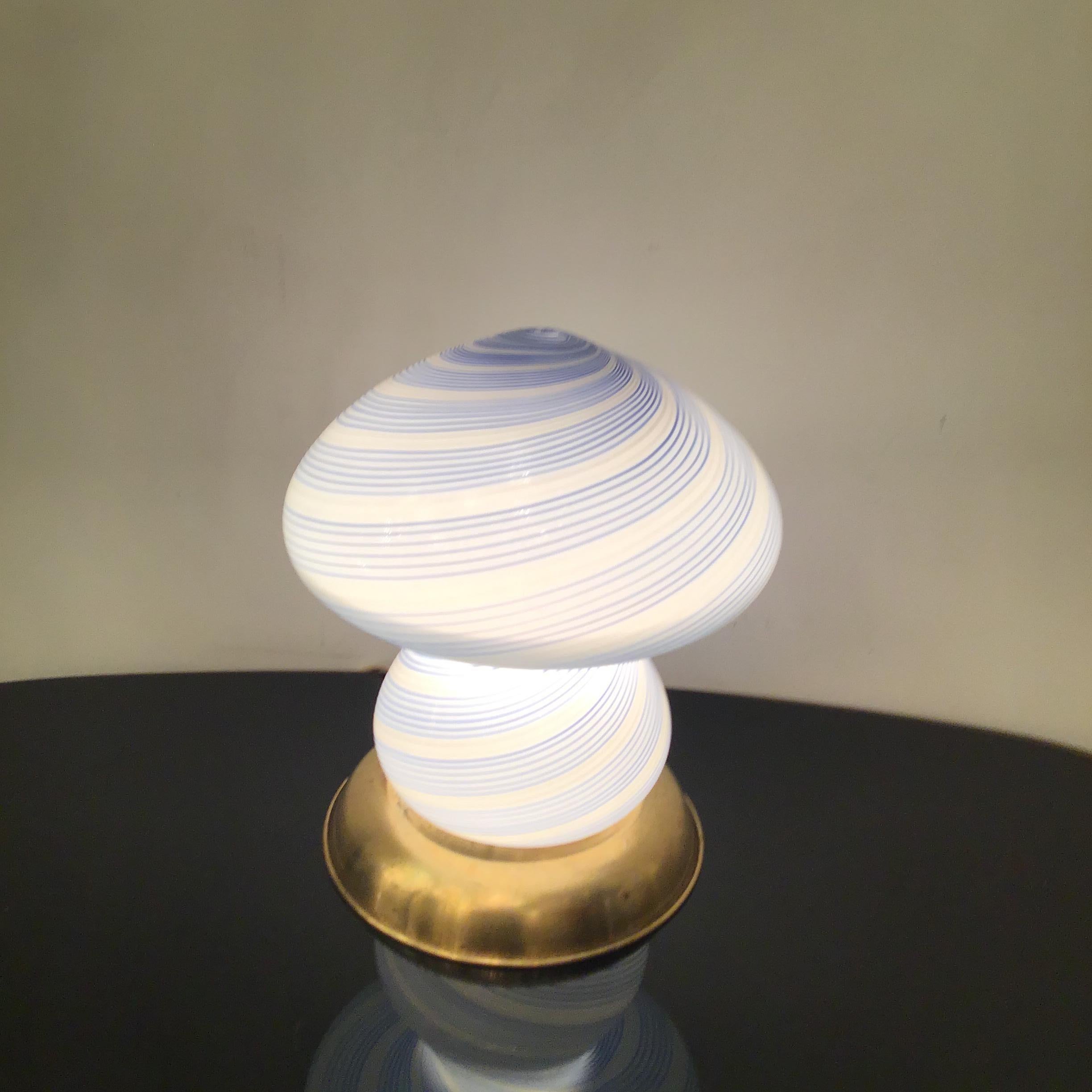 Aureliano Toso “Dino Martens” Mezza Filigrana Table Lamp Brass Murano Glass 1960 For Sale 9