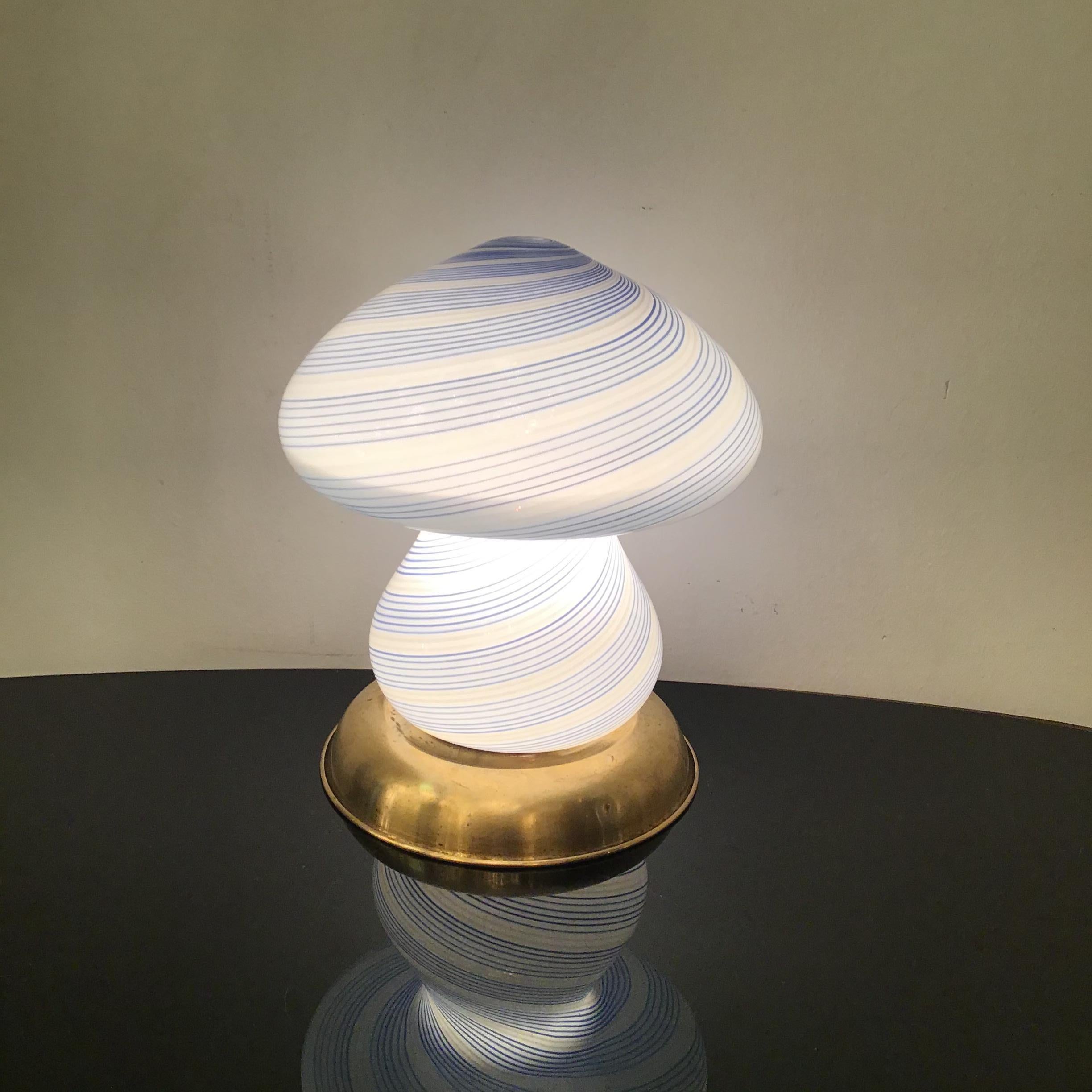Aureliano Toso “Dino Martens” Mezza Filigrana Table Lamp Brass Murano Glass 1960 For Sale 10