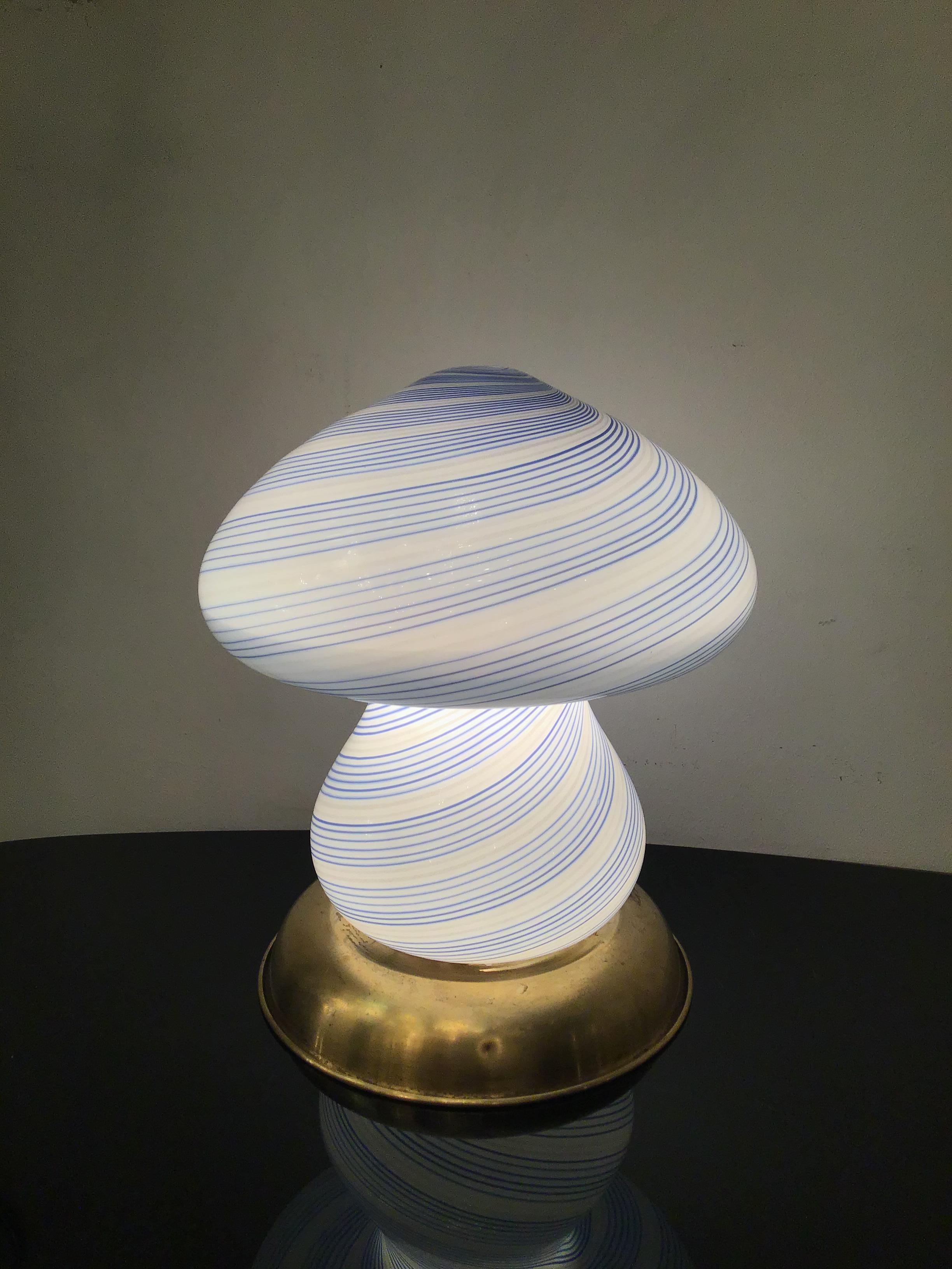 Aureliano Toso “Dino Martens” Mezza Filigrana Table Lamp Brass Murano Glass 1960 For Sale 13