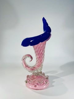 Aureliano Toso Murano glass bicolor circa 1950 cornucopia.