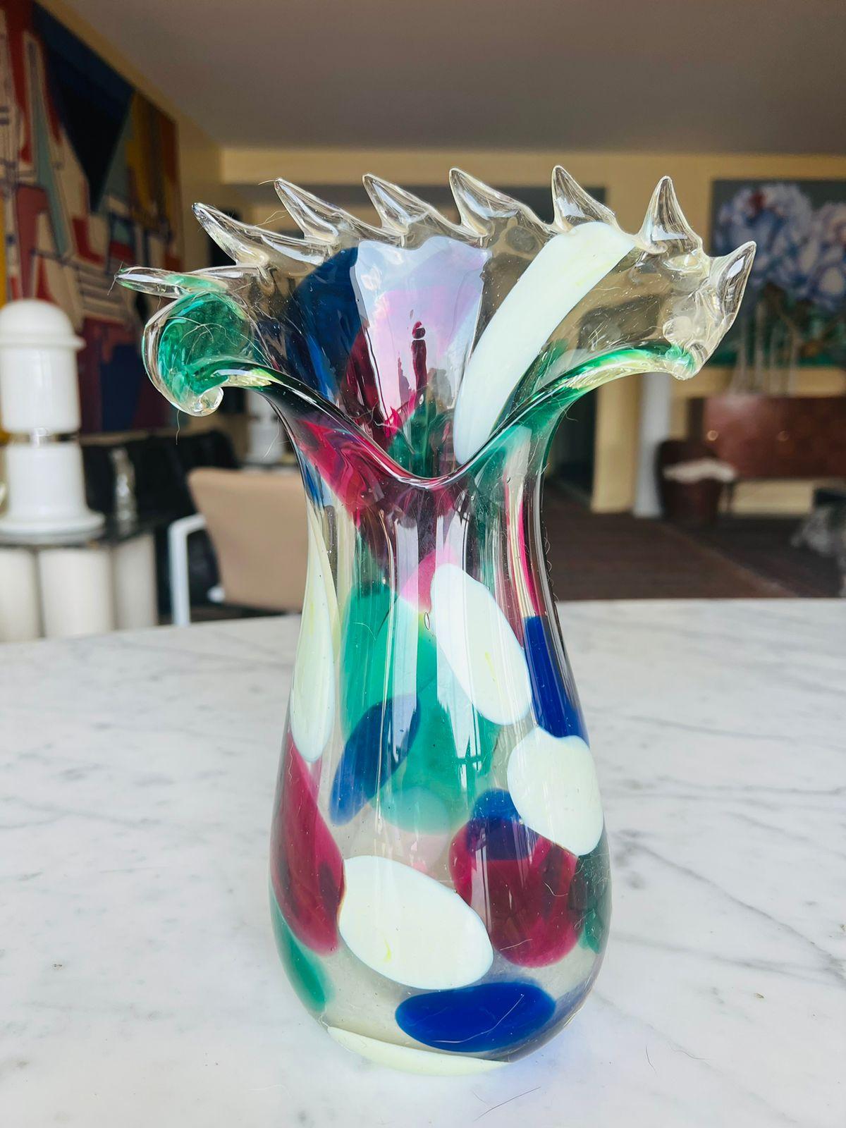 Aureliano Toso Murano Glas um 1950 mehrfarbige Vase. (Mitte des 20. Jahrhunderts) im Angebot