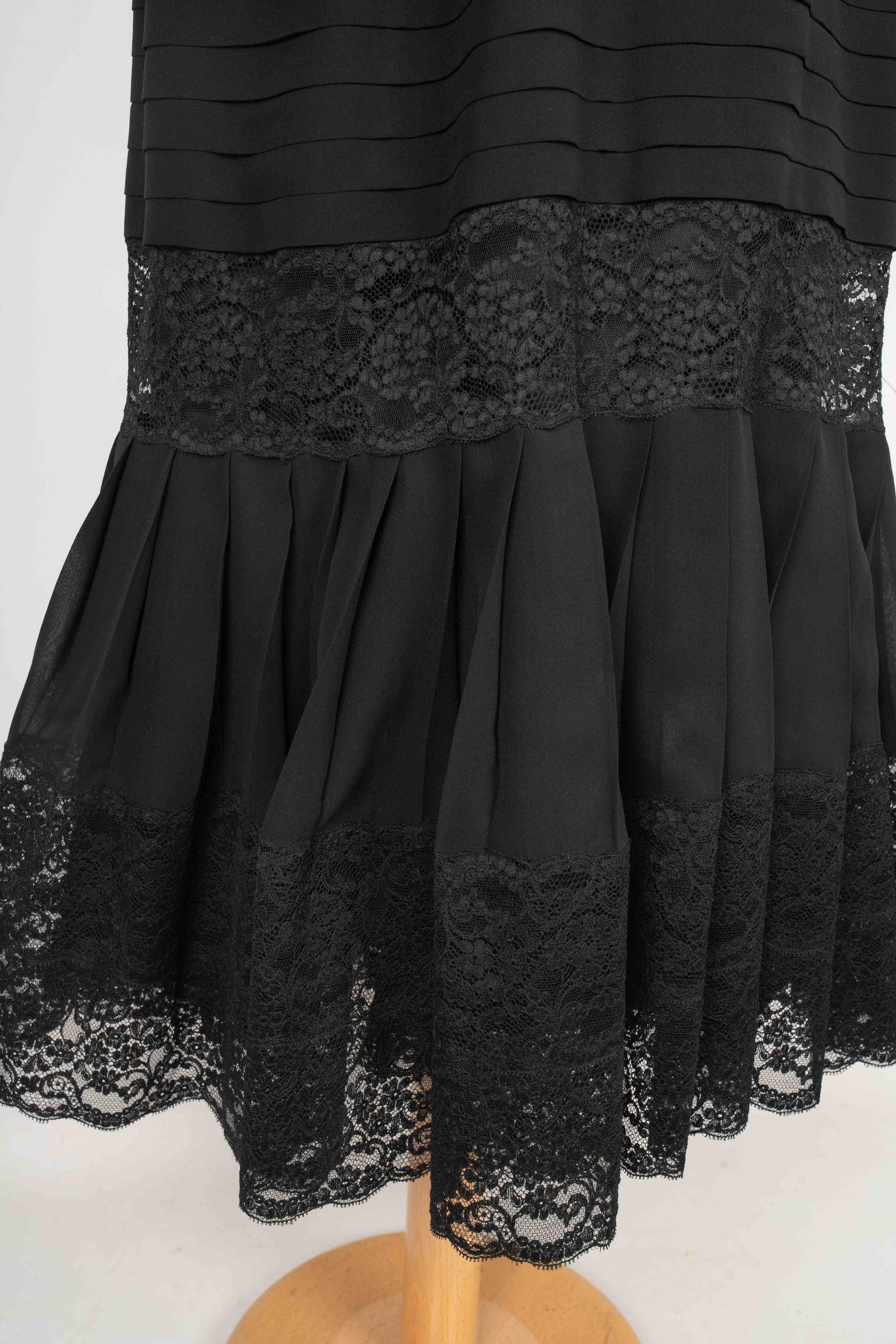 Aurelie Marciano Schwarzes Kleid aus Krepp im Angebot 1