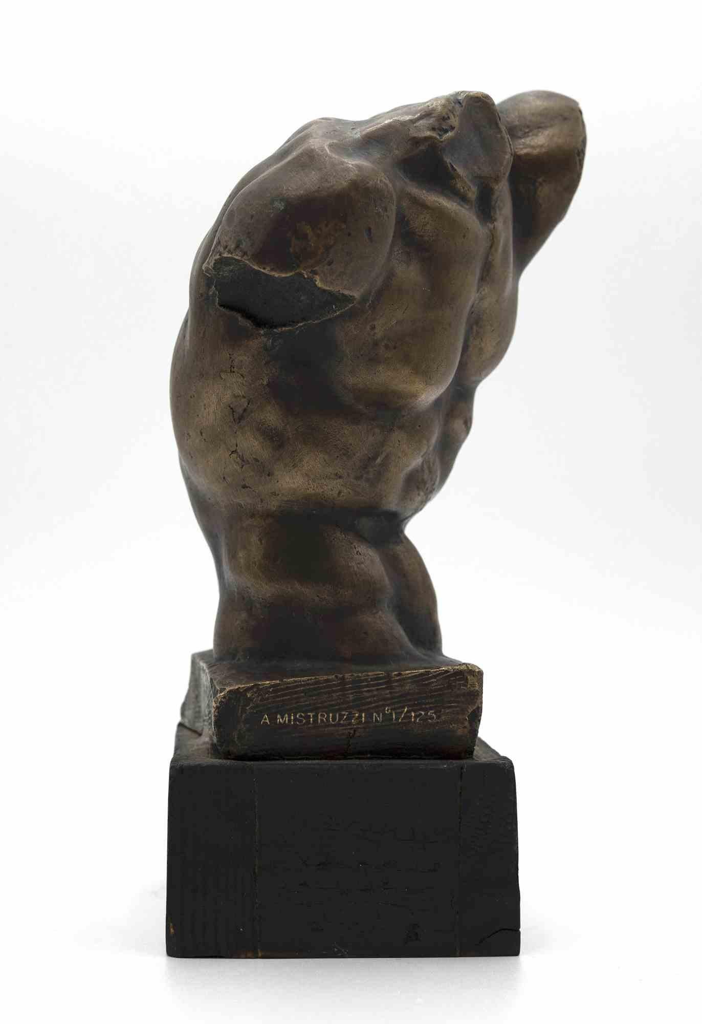 Skulptur eines Mannes – Skulptur nach Aurelio Mistruzzi – 1990er Jahre im Angebot 2