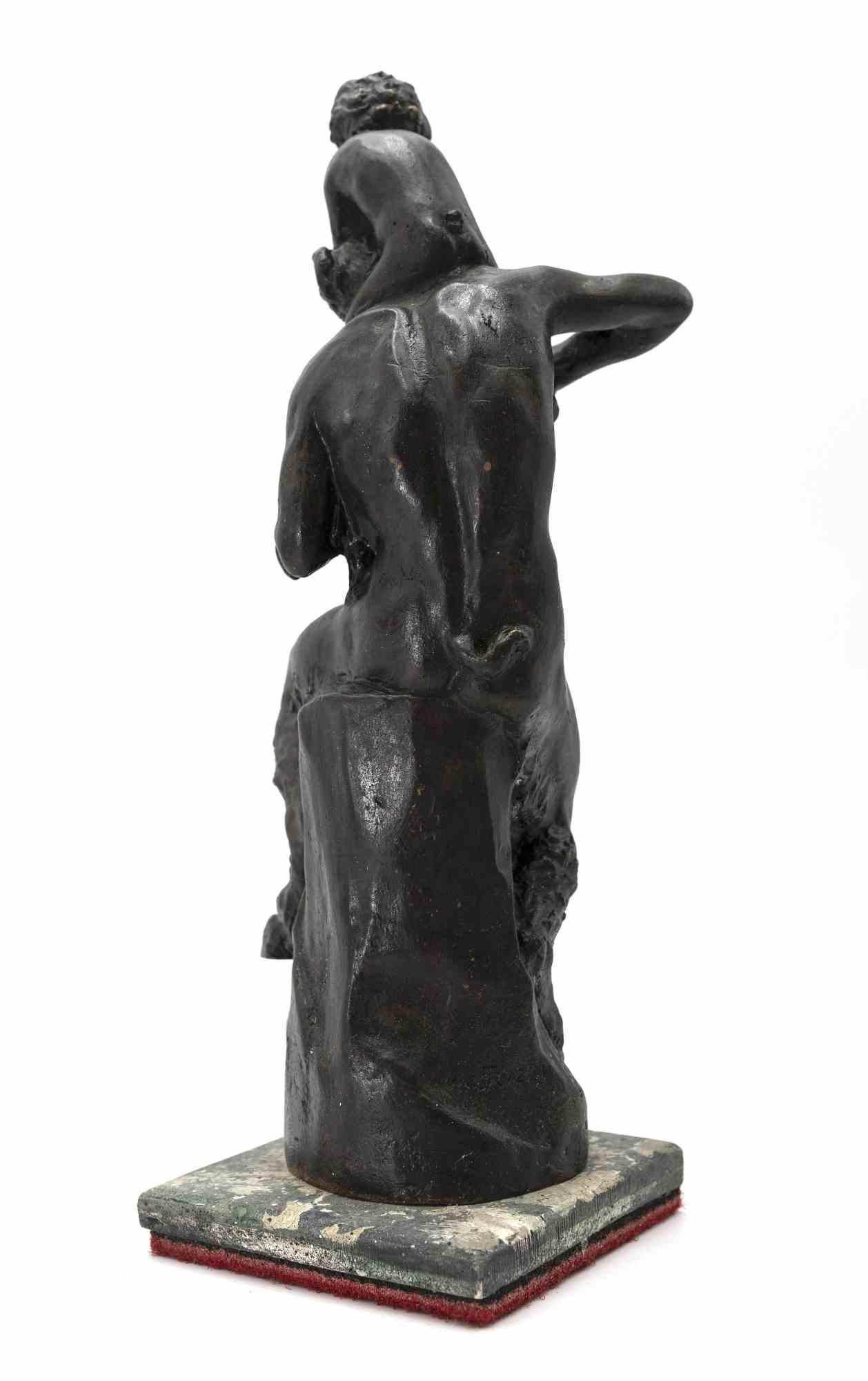 Satyr und Baby – Skulptur von Aurelio Mistruzzi – 1980 im Angebot 1