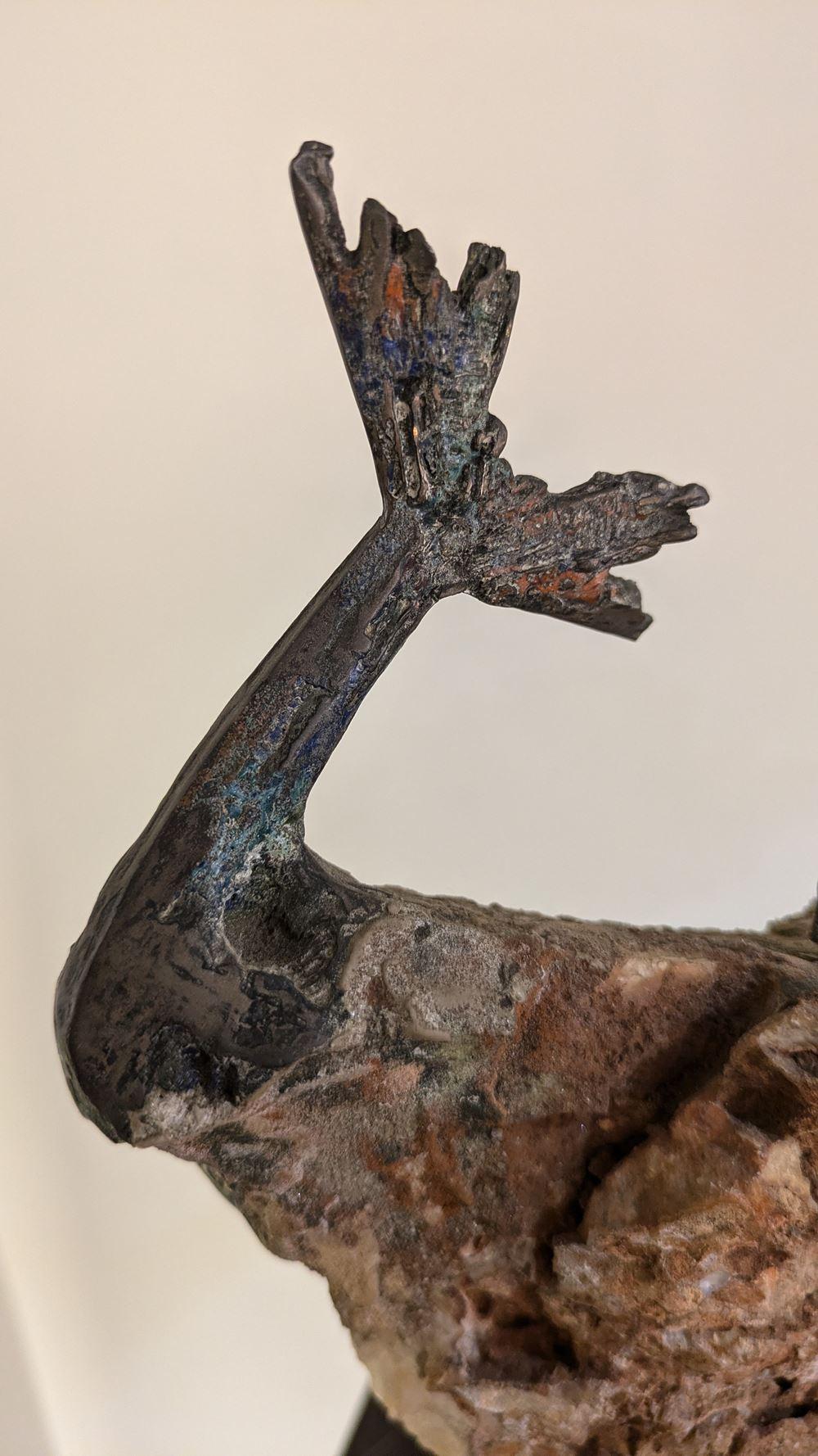Aurelio Teno (1927/2013) Fischförmige Skulptur, Naturstein und Bronze im Angebot 2