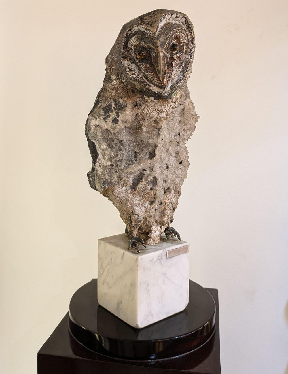 Aurelio Teno (1927/2013) Eulenförmige Skulptur, Naturstein und Bronze im Angebot 3