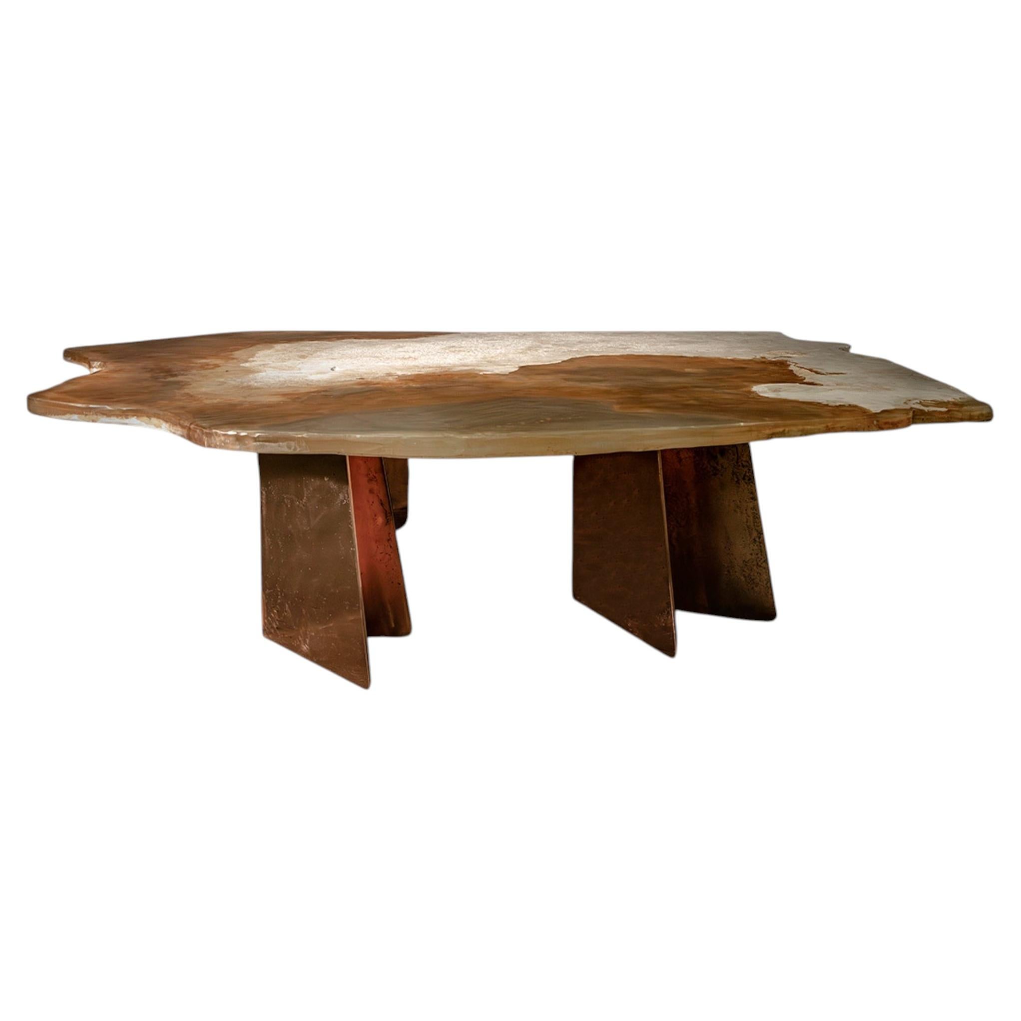 Table basse Aurisino en marbre, résine et bronze bruni, fabriquée en Italie