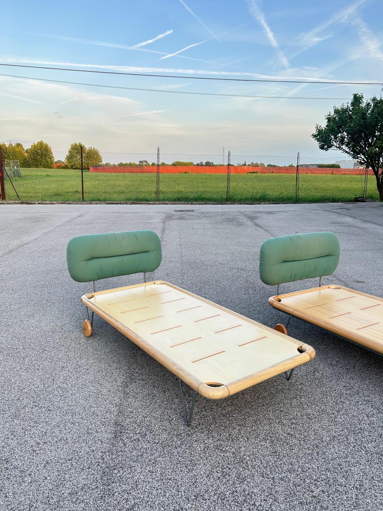Auro Trivellato pair of single beds on wheels, Italy, 1970s in vendita 7