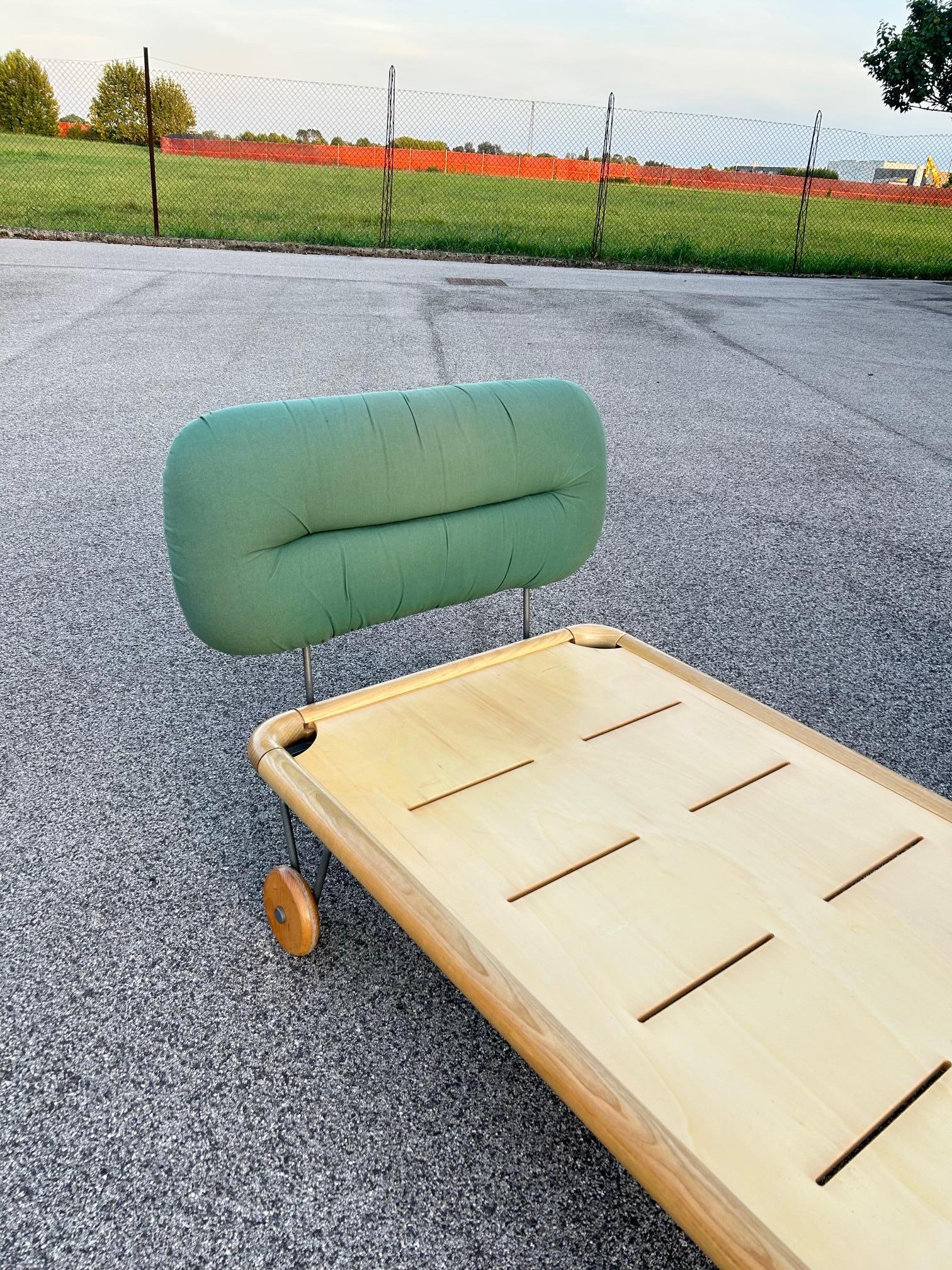Auro Trivellato pair of single beds on wheels, Italy, 1970s in vendita 8