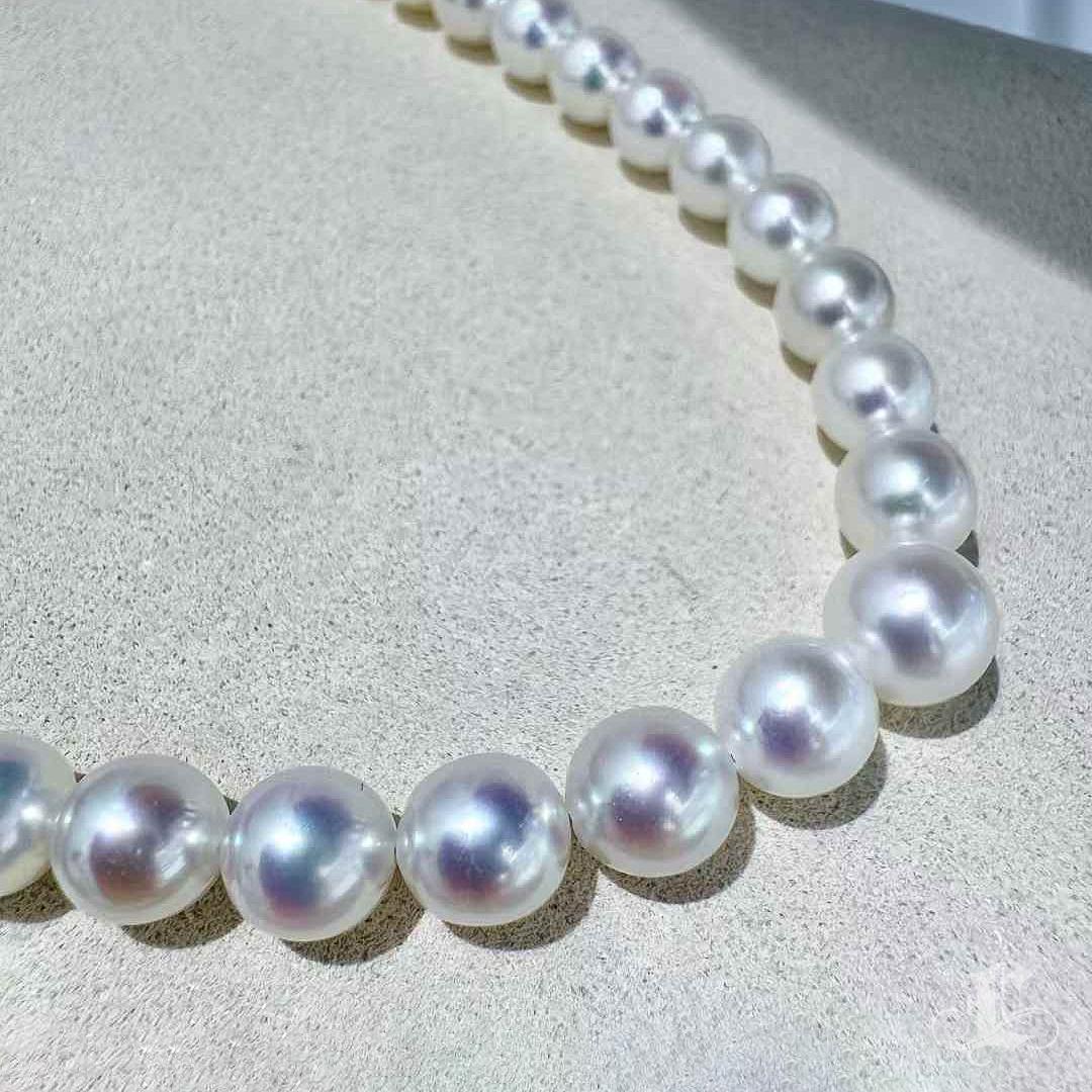 Grezzo Heart-Line Aurora Akoya Pearl Graduated Necklace in vendita