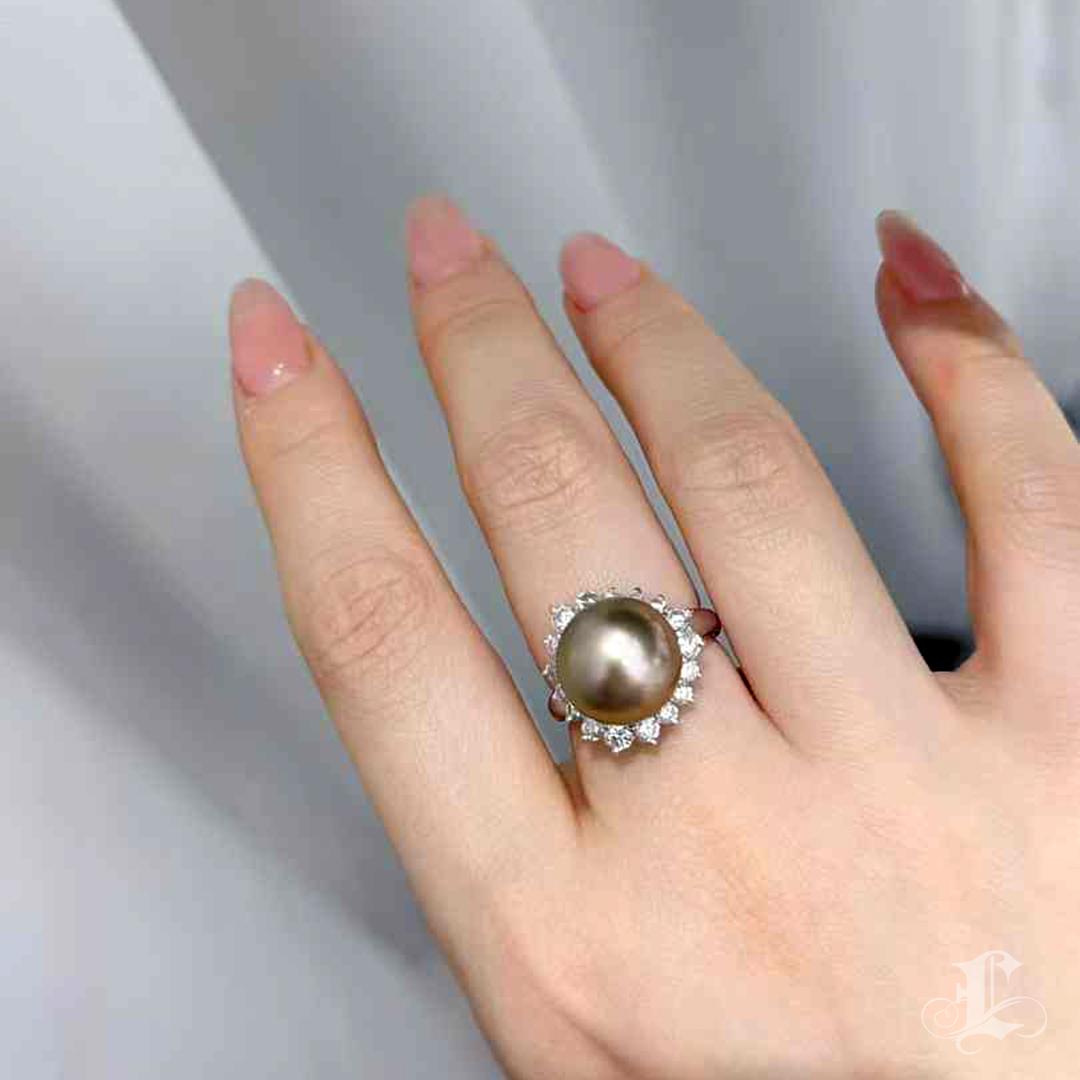 Krone Radiance】Celeste Halo Aurora Tahiti Perle Platin Diamant Ring (Ungeschliffen) im Angebot