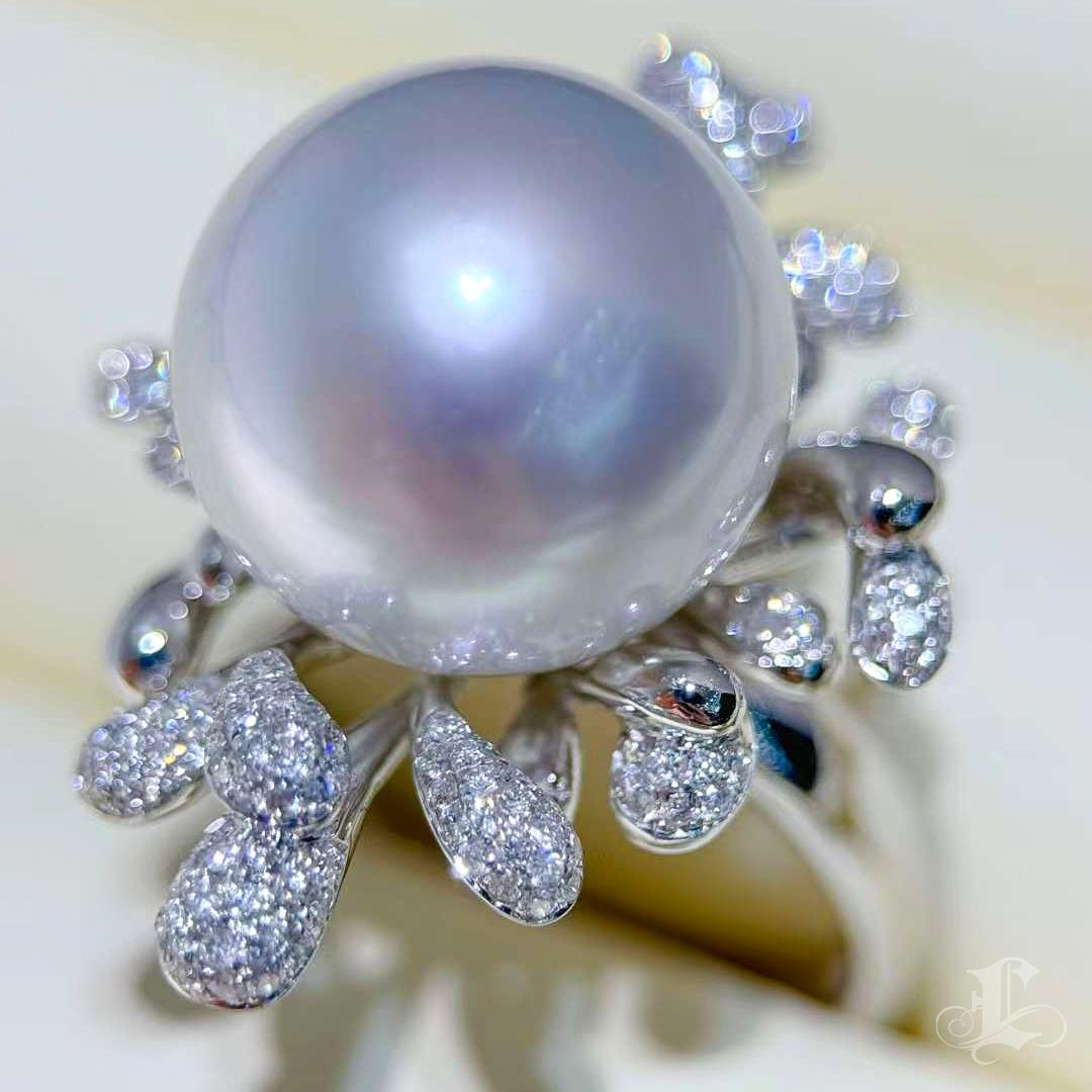 【Lustre Arc】Celestial Splash Aurora South Sea Pearl Diamond Cocktail Ring For Sale 2