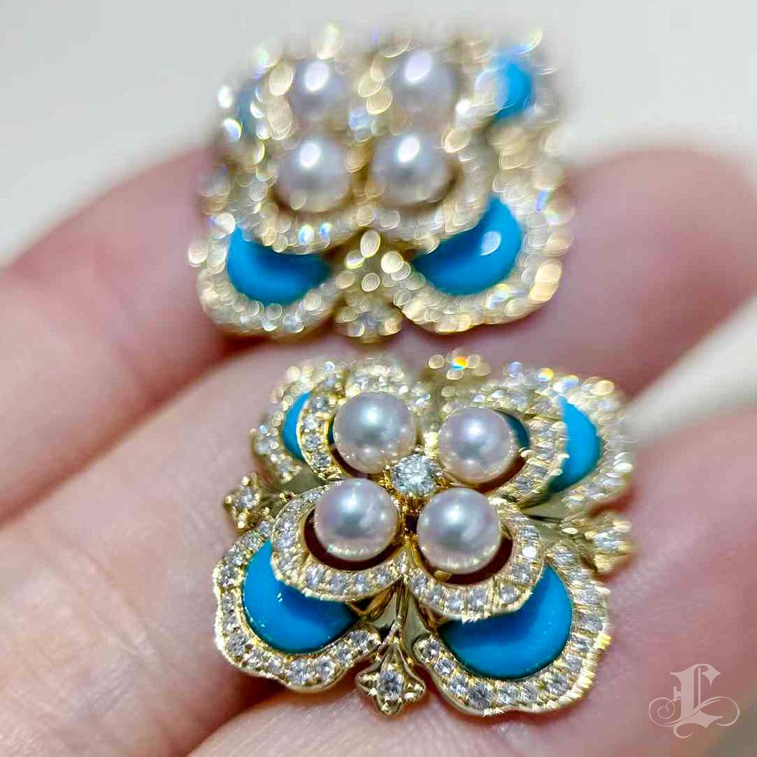 【Caelmare】Azure Clover - Pendientes de perlas Akoya bebé y diamantes turquesa en Nuevo estado para la venta en New York, NY