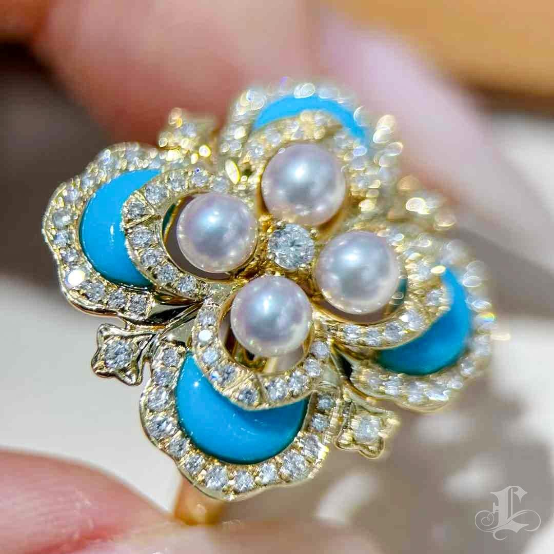 【Caelmare】Azure Clover - Baby Akoya Perle Türkis Diamant Cocktail Ring im Zustand „Neu“ im Angebot in New York, NY