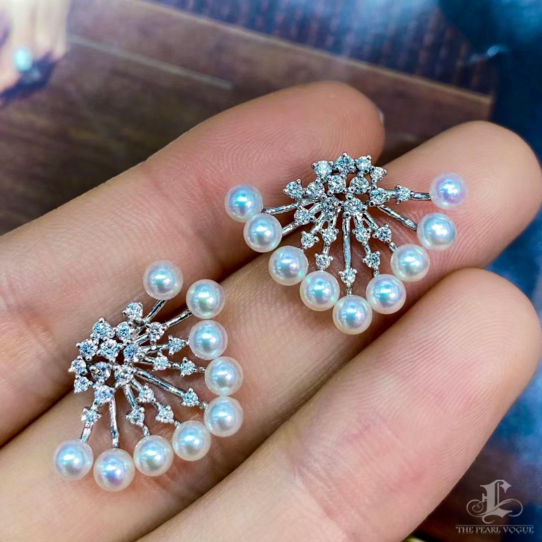 【Sculpted Geometry】Spray Aurora Akoya Perle & Diamant Anlass Ohrringe im Angebot 1