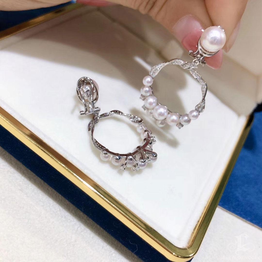 【Pendientes de diamantes de oro de 18 quilates Aurora Akoya Perla de Arco】Ribbon Hoop en venta 2