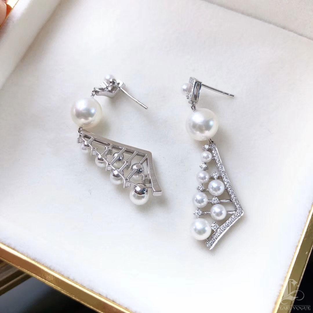【Crown Radiance】Pendientes geométricos de perlas Akoya arquitectónicas de oro de 18 quilates y diamantes en venta 1