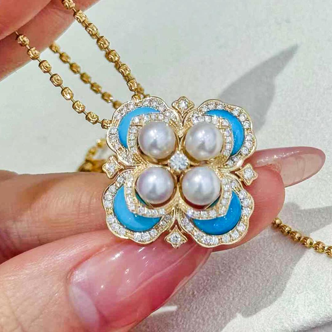 Ciondolo di diamanti con perle Akoya e turchesi per bambini In condizioni Nuovo in vendita a New York, NY