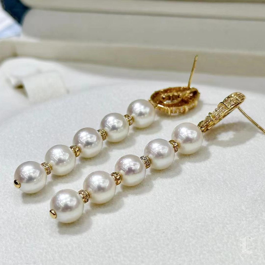 Women's 【Sculpted Geometry】Cleopatra Serpent Aurora Akoya Pearl Diamond Earrings For Sale