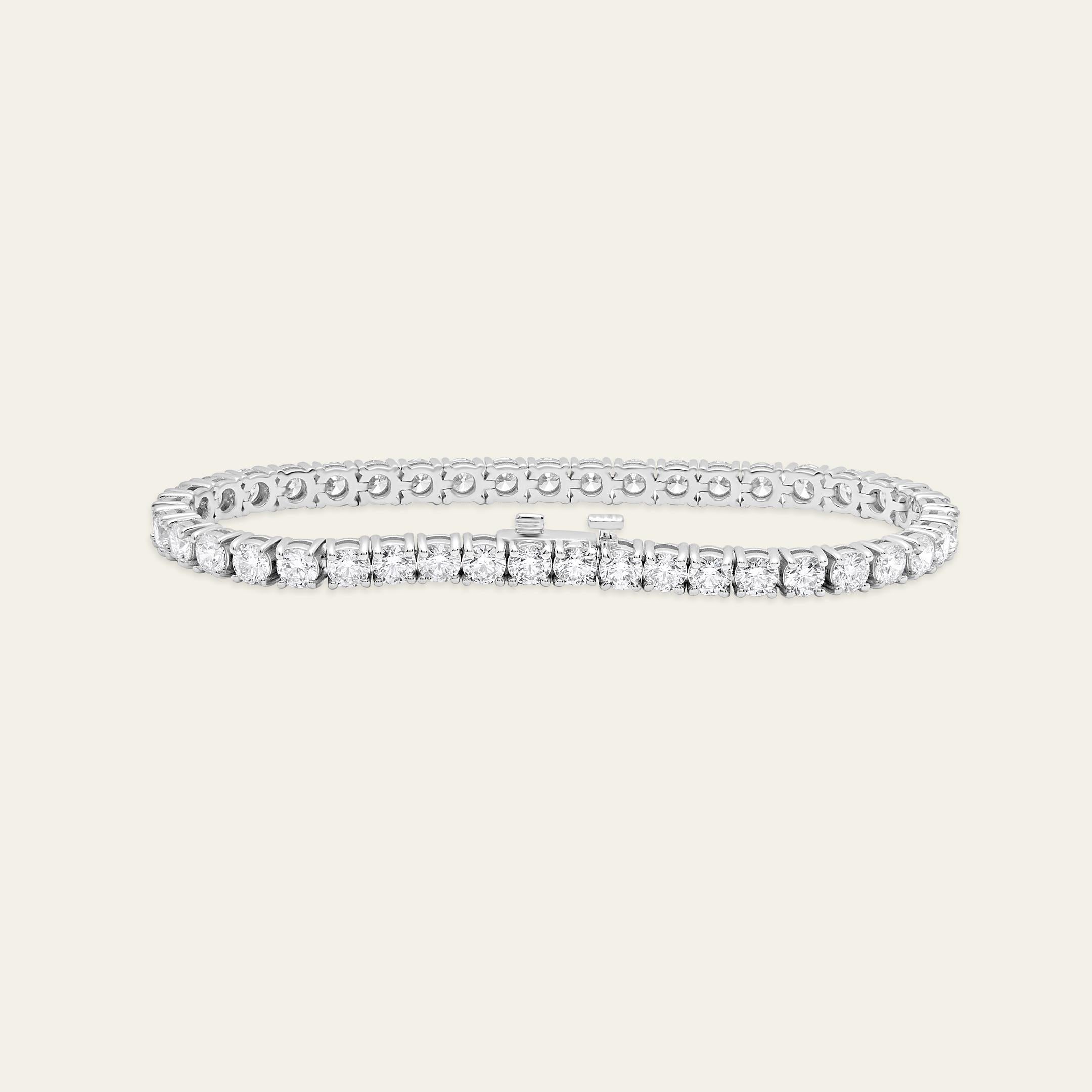 Contemporaneo Aurora 8 Carat Round Diamond Tennis Bracelet in vendita