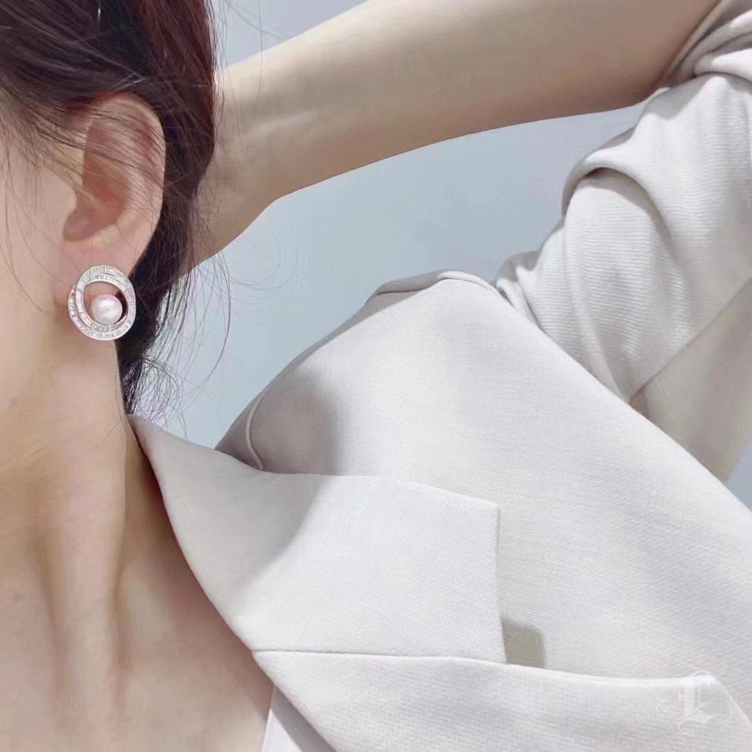 Uncut 【Sculpted Geometry】Aurora Orbit Akoya Pearl & Baguette Diamond Earrings For Sale