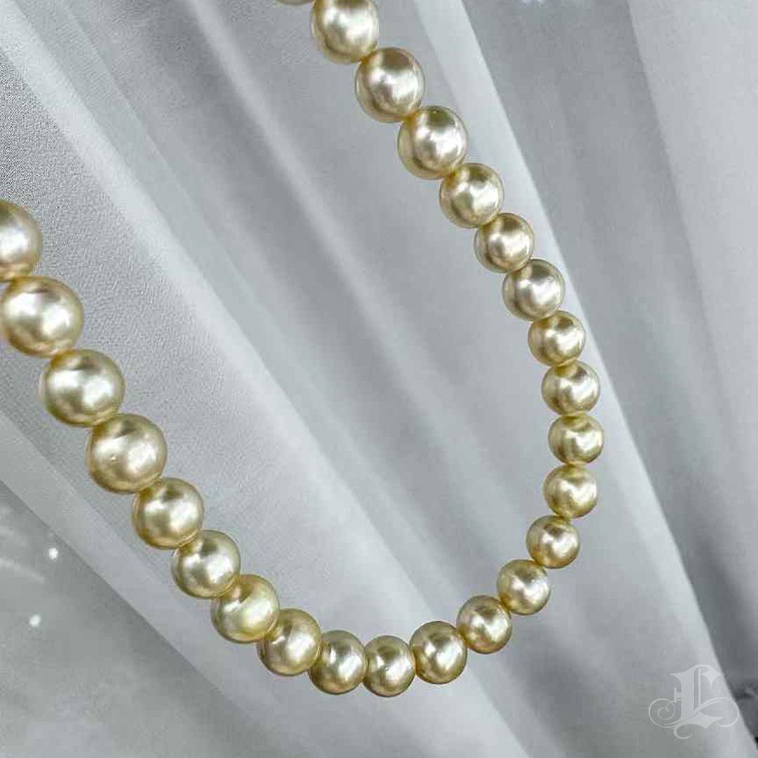 Aurora 9-10mm South Sea Pearl Ombre Necklace In New Condition In New York, NY