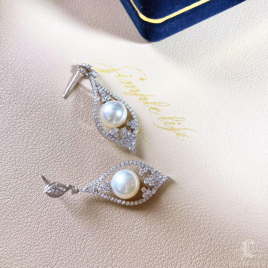 Crown Radiance】Aurora Teardrop Aurora Akoya Perlen & Diamant Ohrringe im Angebot 2