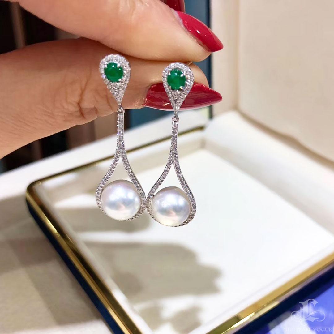 Women's 【Crown Radiance】Teardrop Halo Akoya Pearl Emerald Diamond Evening Earrings For Sale